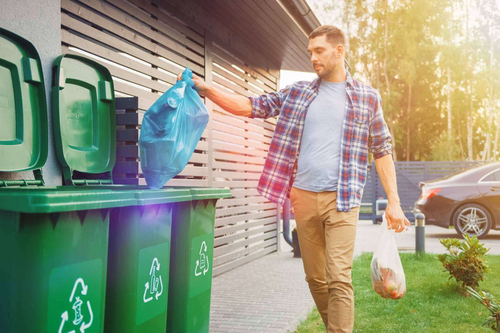 Una variada gama de contenedor de basura para empresas en la tienda online Absorbentes y Cubetos