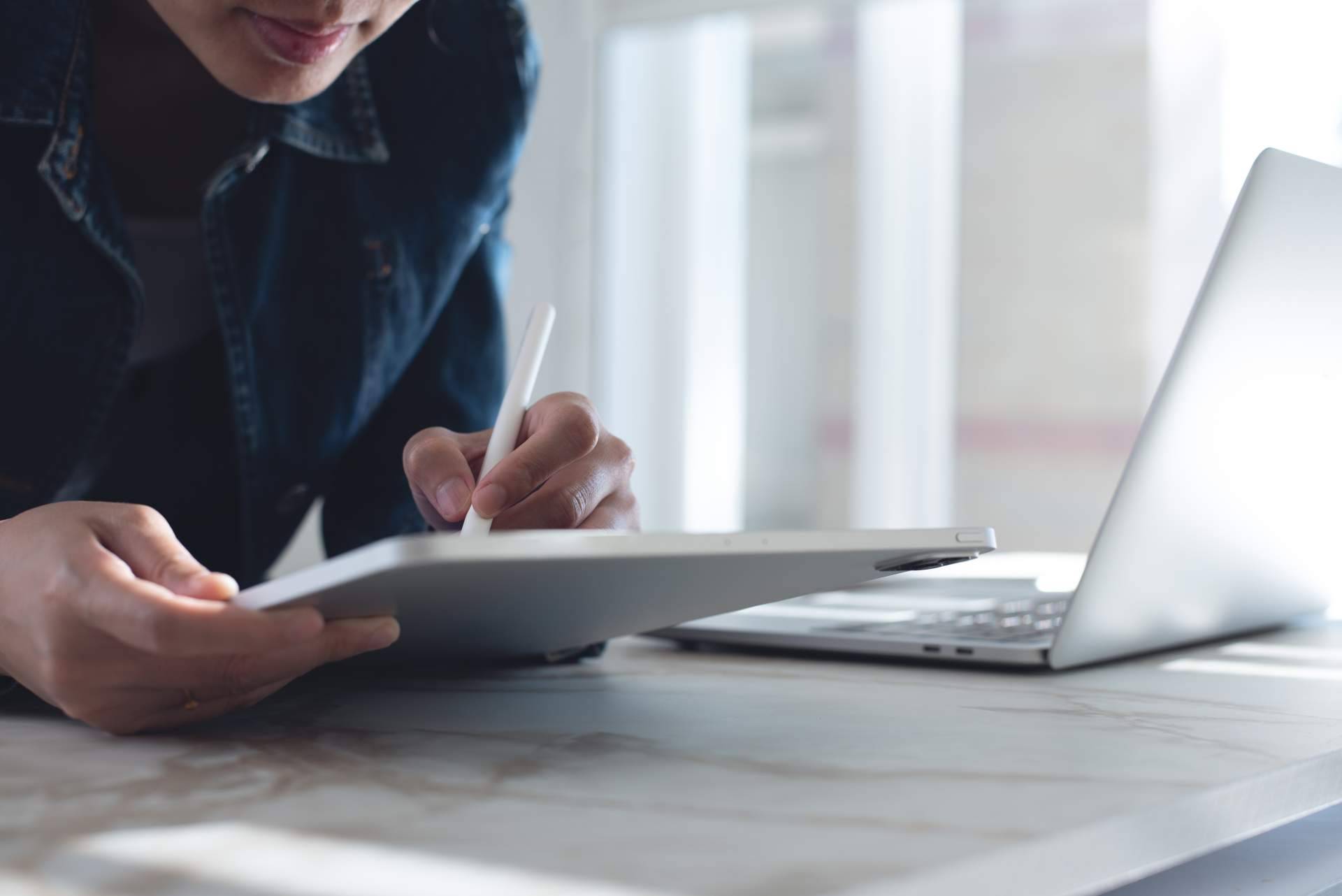 Optimizar los procesos y flujos de trabajo en diferentes sectores, digitalizar documentos con ADocum