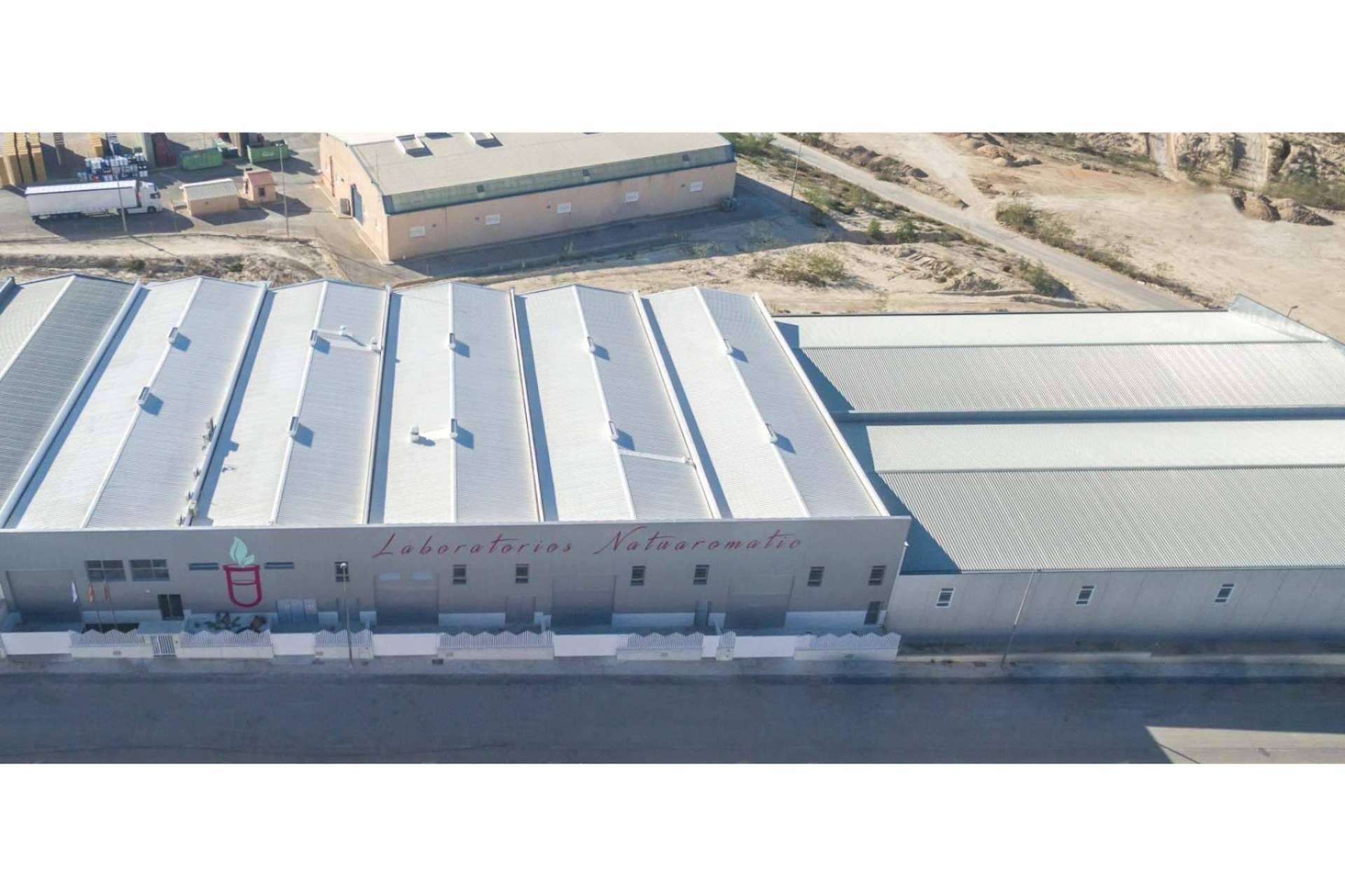 Inversión de 300.000 € en la ampliación de +2.000 m² de las instalaciones de Laboratorios Natuaromatic