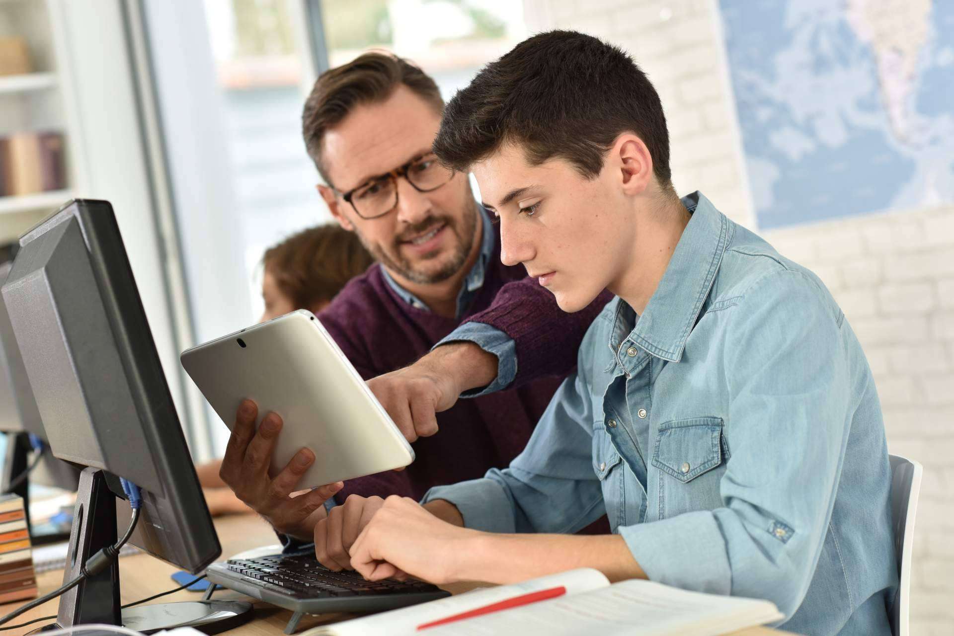 Acceso a prácticas de estudios con Constanza Business & Protocol School