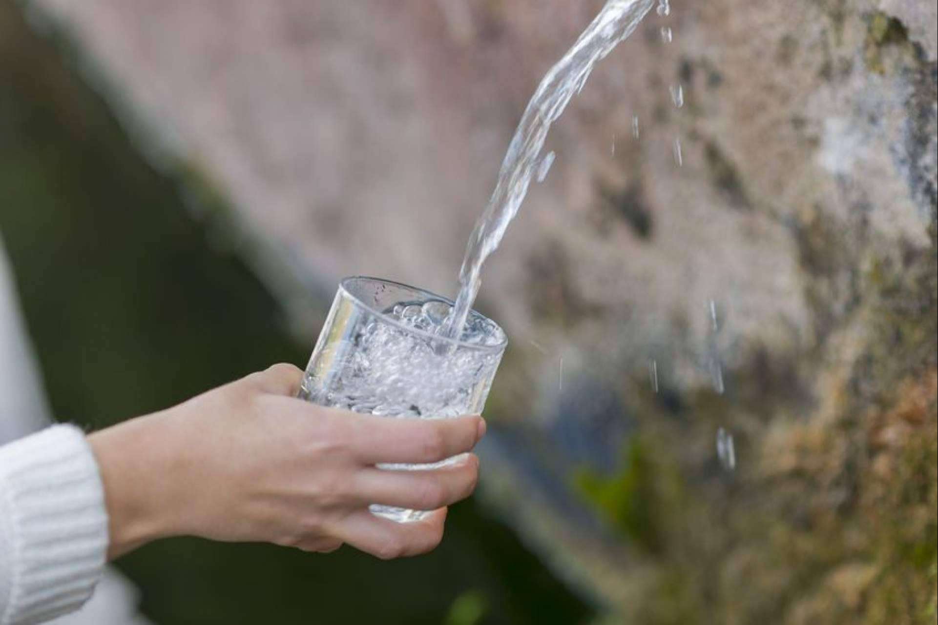#SoydeMijas defiende el derecho a consumir un agua pura en Mijas