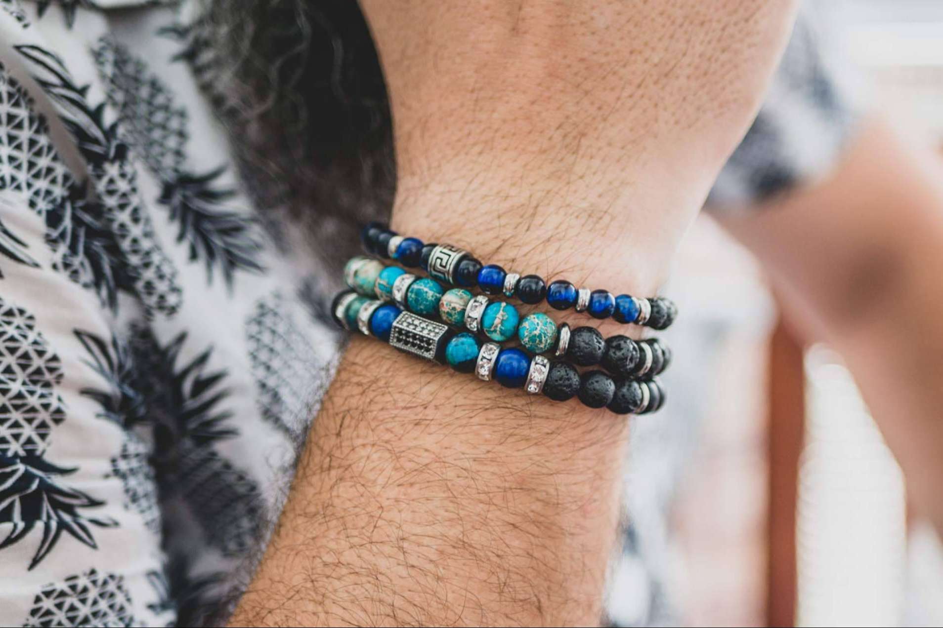 Las pulseras para hombre de MALOMALOTE ideales para los outfits con más estilo