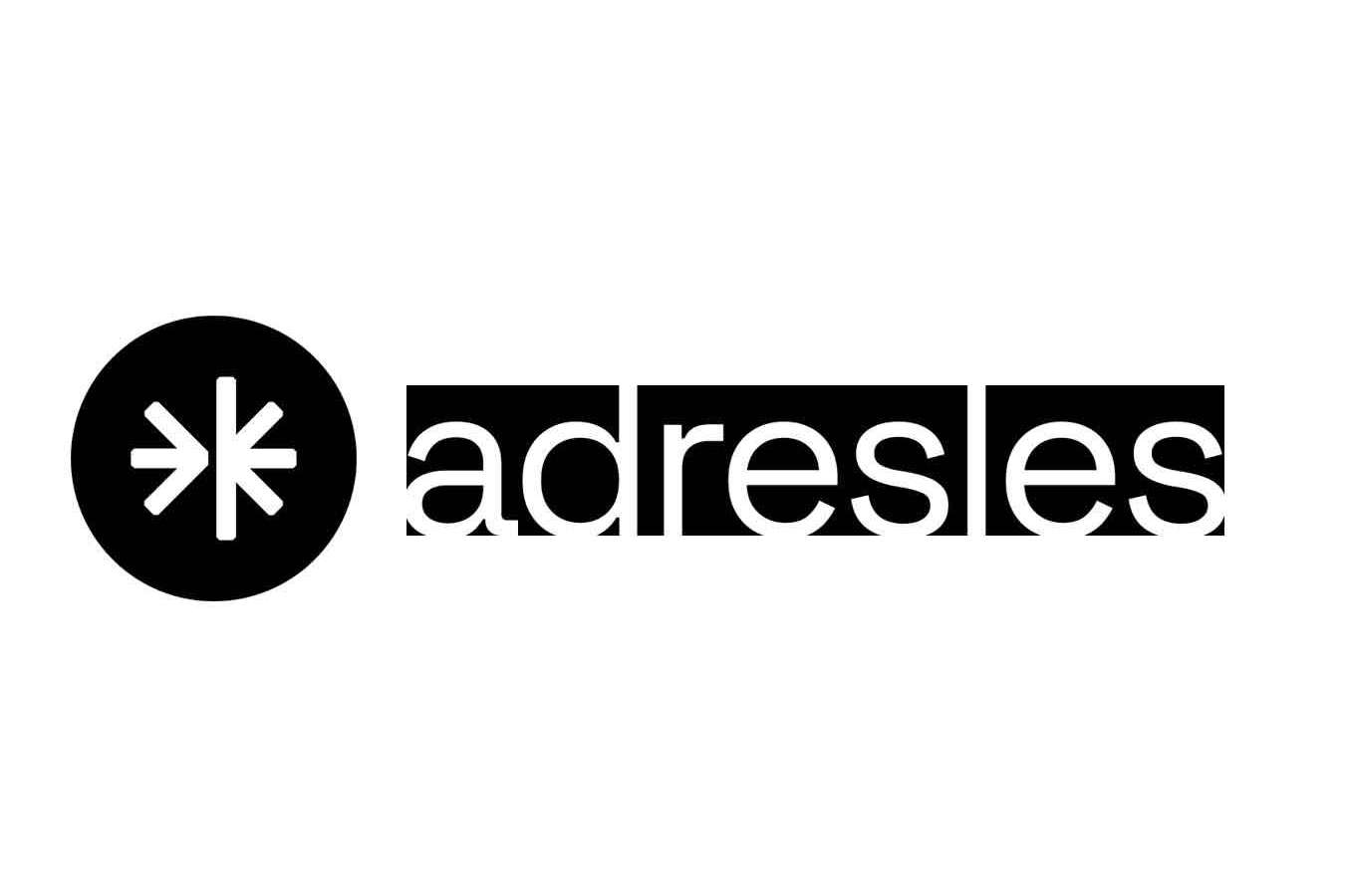 Enviar maletas o equipaje por correo de forma barata de puerta a puerta con Adresles