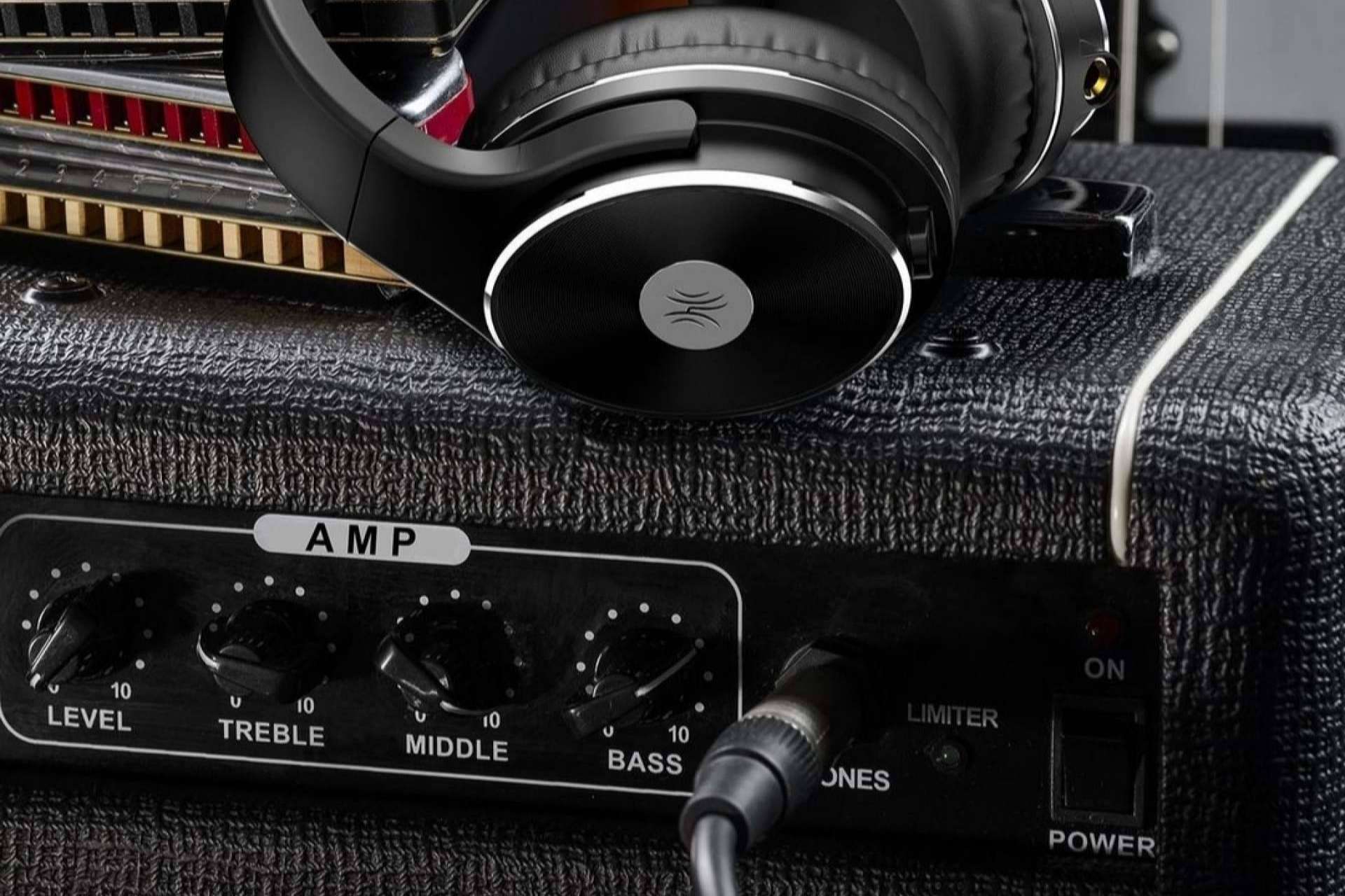 Aulover ofrece auriculares profesionales para realizadores de películas y locutores