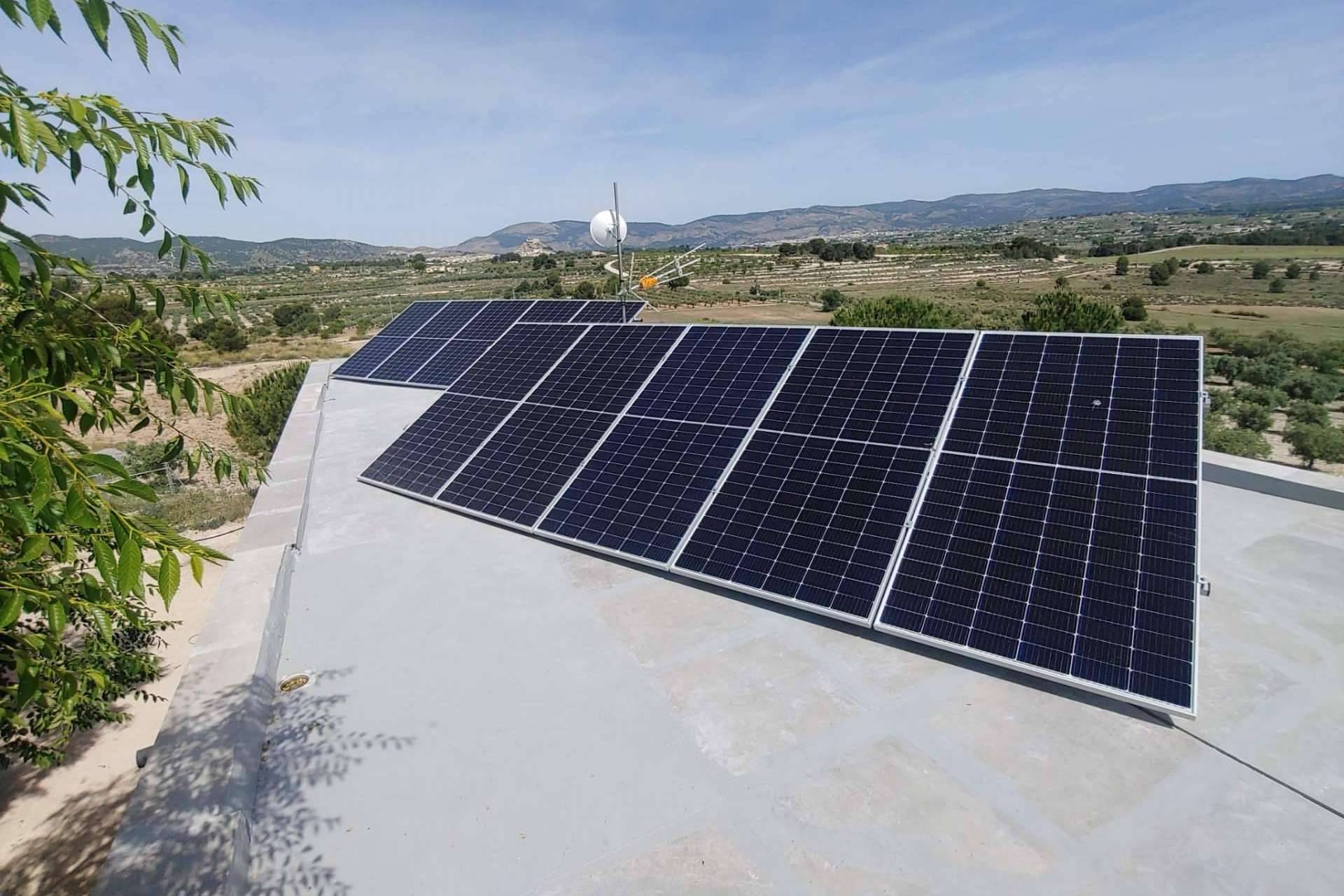 Cuáles son las 5 ventajas de la instalación de placas solares