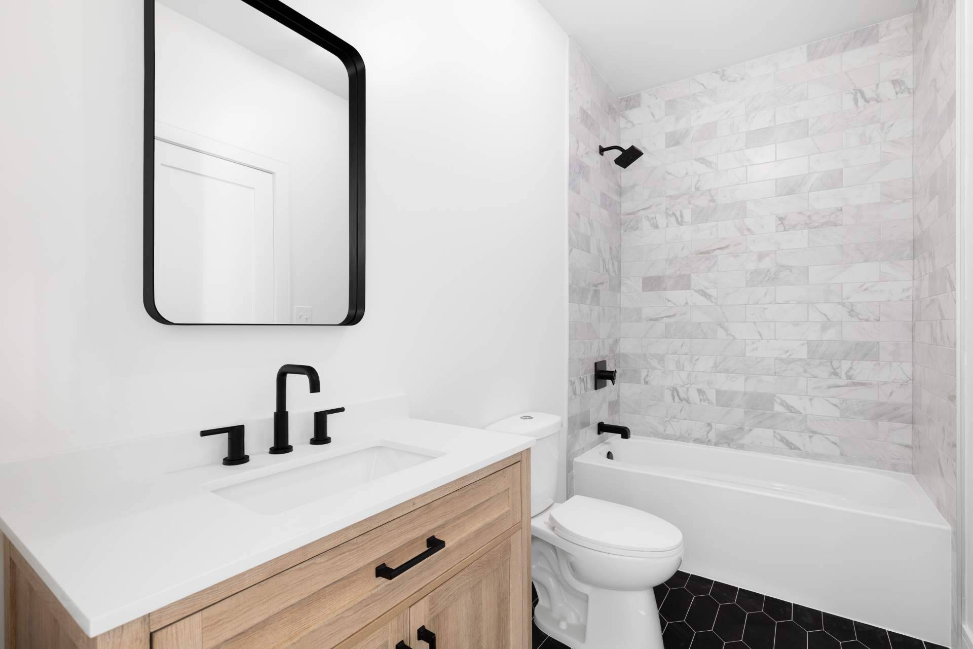Reformar un baño de la mano de un equipo experto como Ajax Reformas