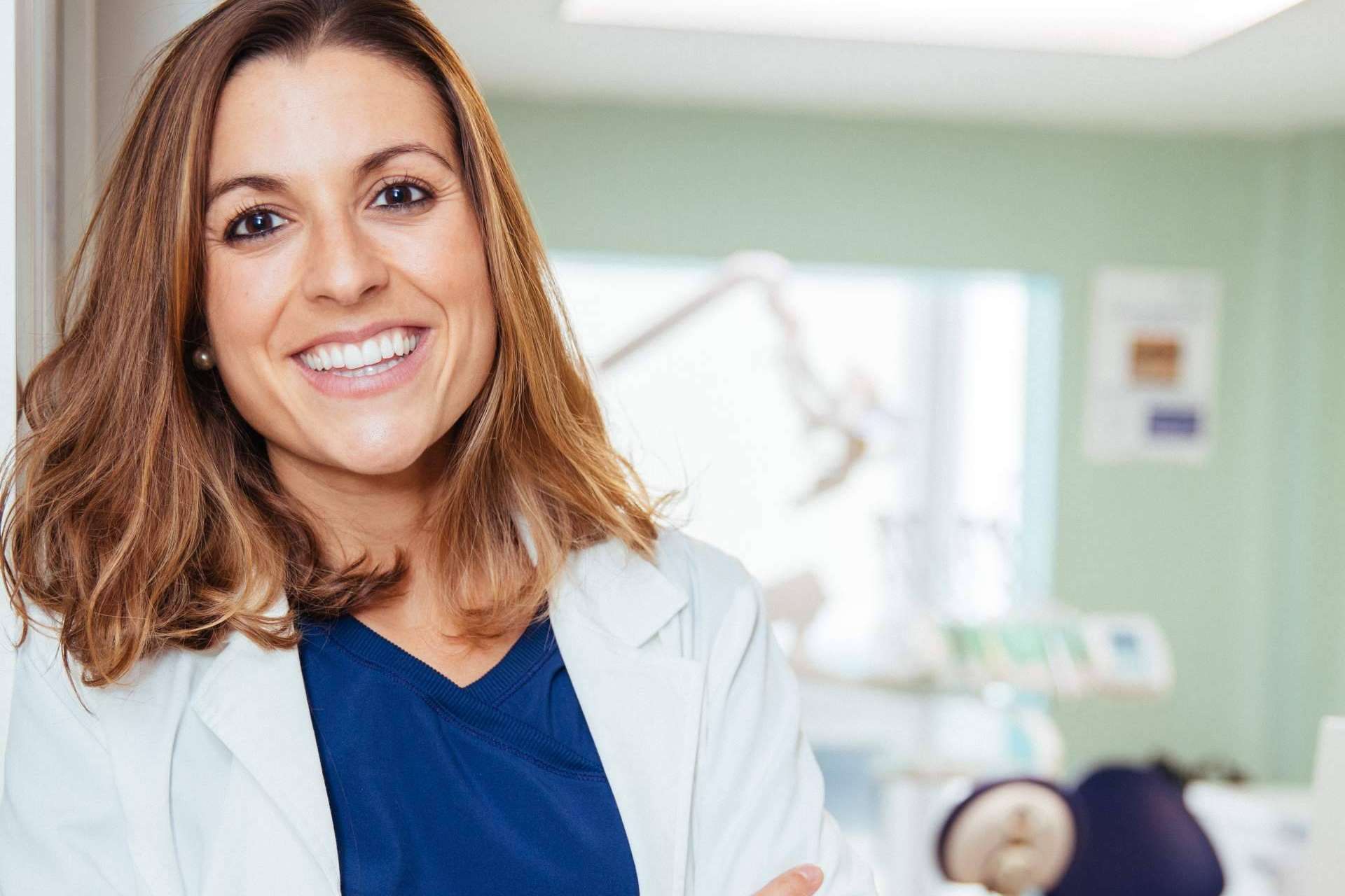 ¿Qué 5 ventajas supone la ortodoncia invisible Invisalign frente a los brackets?, con Dientes Redondos