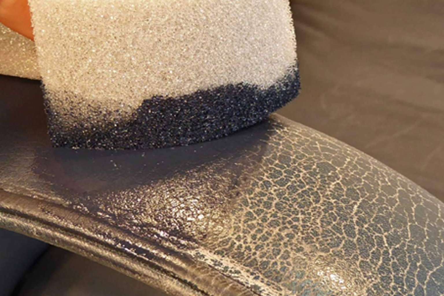 Cueroliquido.es comercializa el tinte para cuero de la marca alemana COLOURLOCK® en España