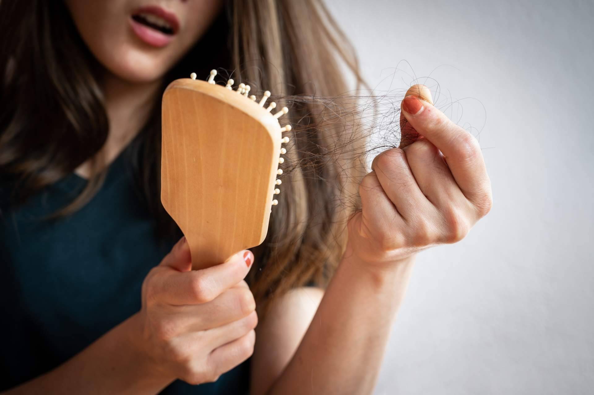 ¿Cuáles son las principales razones de la caída del cabello en otoño?, con Bibefy