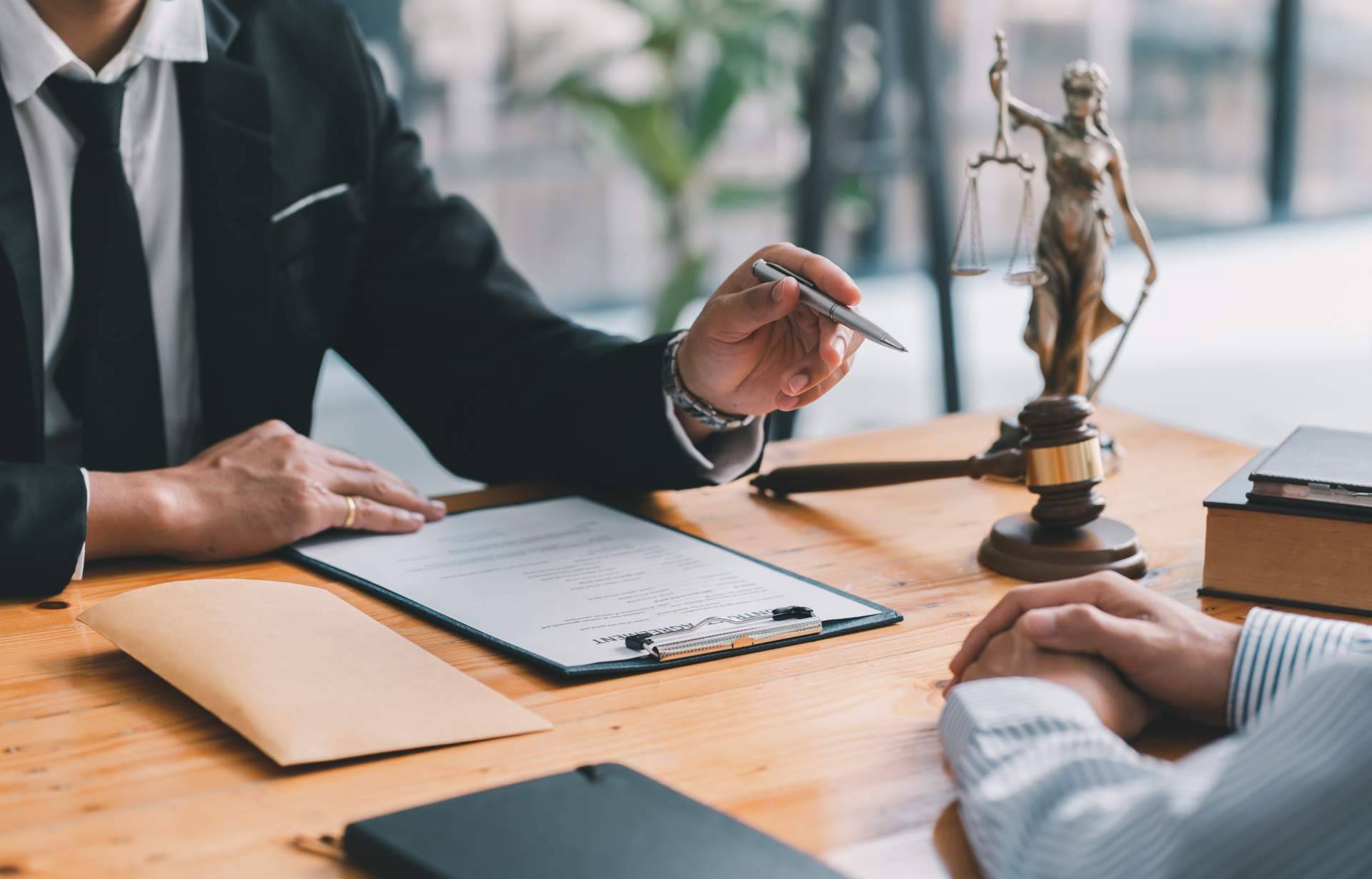 La necesidad de contar con abogados especialistas para la constitución de una fundación