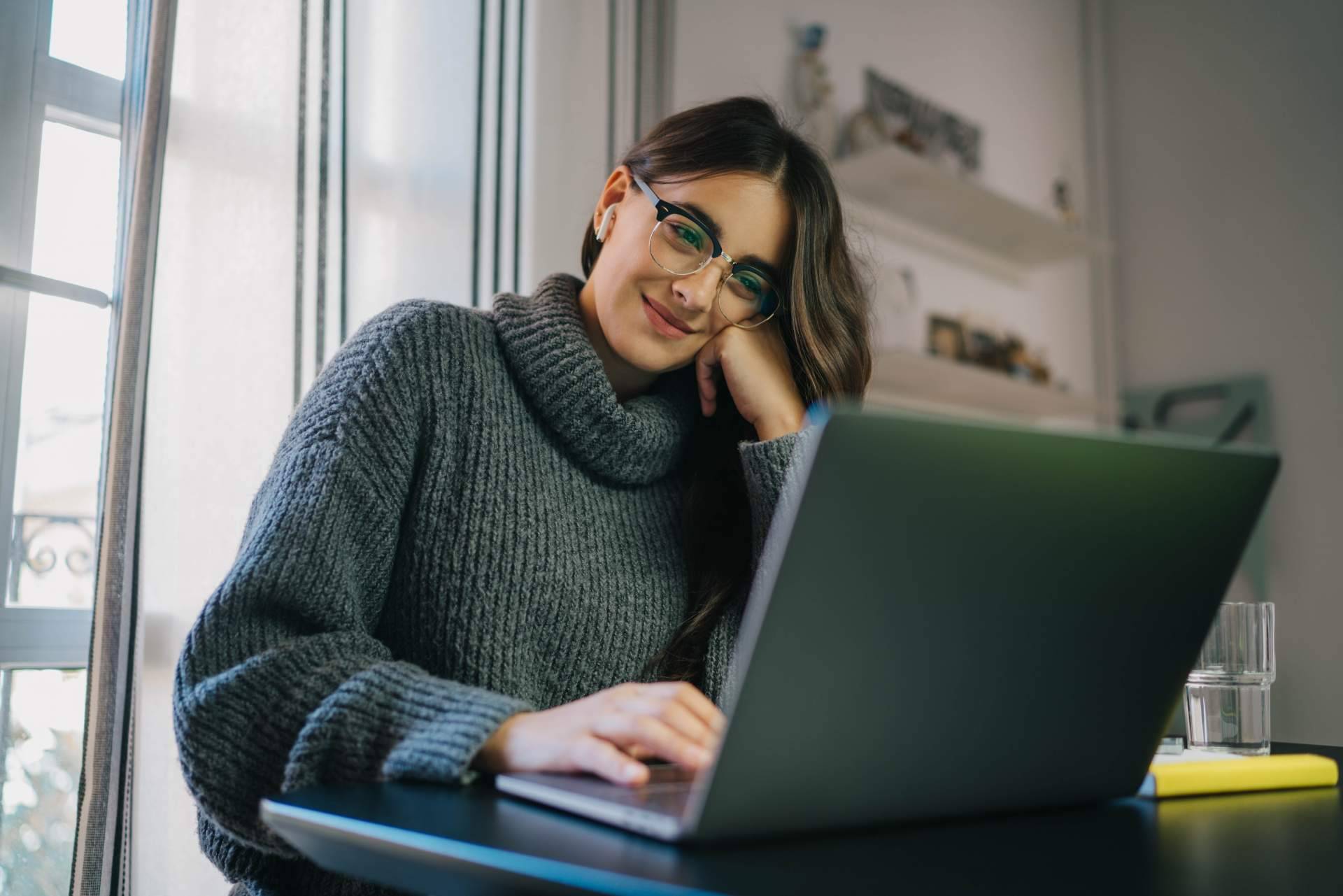 AFOE Formación ofrece información actualizada sobre las bolsas de trabajo para docentes de diferentes comunidades autónomas