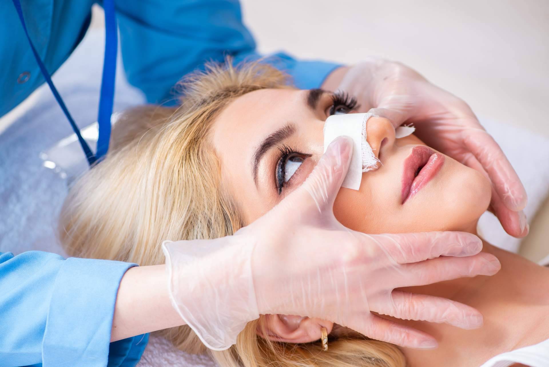 Clínica Calvo de Mora y todo lo que se debe saber sobre la rinoplastia