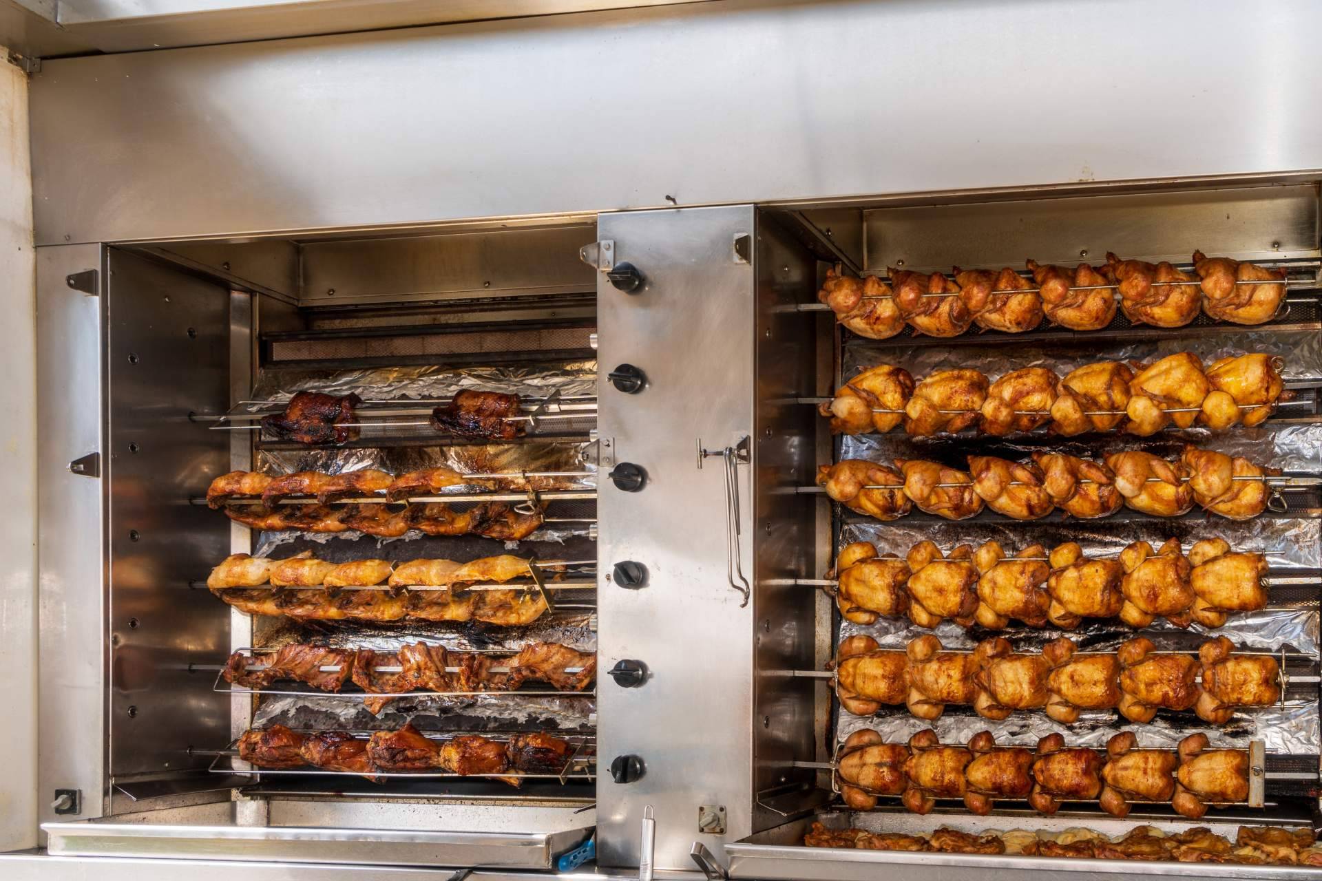Auxihostelería y los asadores de pollos