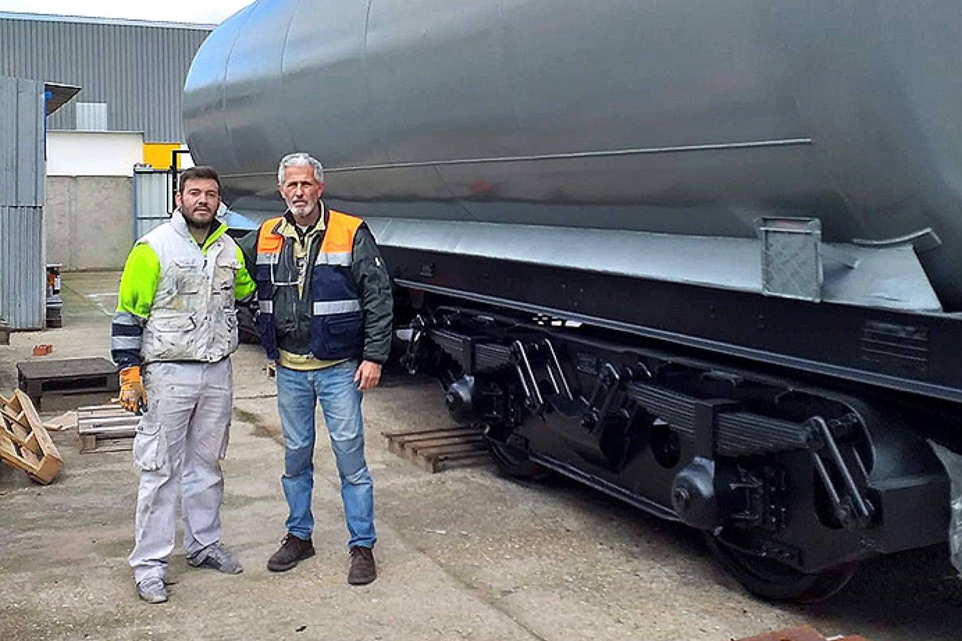 Un histórico vagón cisterna de CAMPSA restaurado por la Fundación del Patrimonio Ferroviario