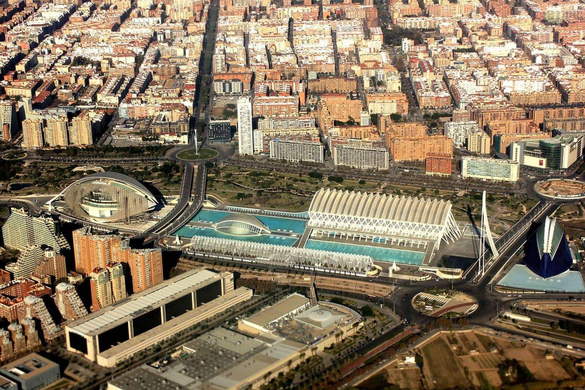 FENEVAL solicita al Gobierno valenciano la realización del preceptivo estudio previo sobre sostenibilidad para avanzar en la electrificación de las flotas