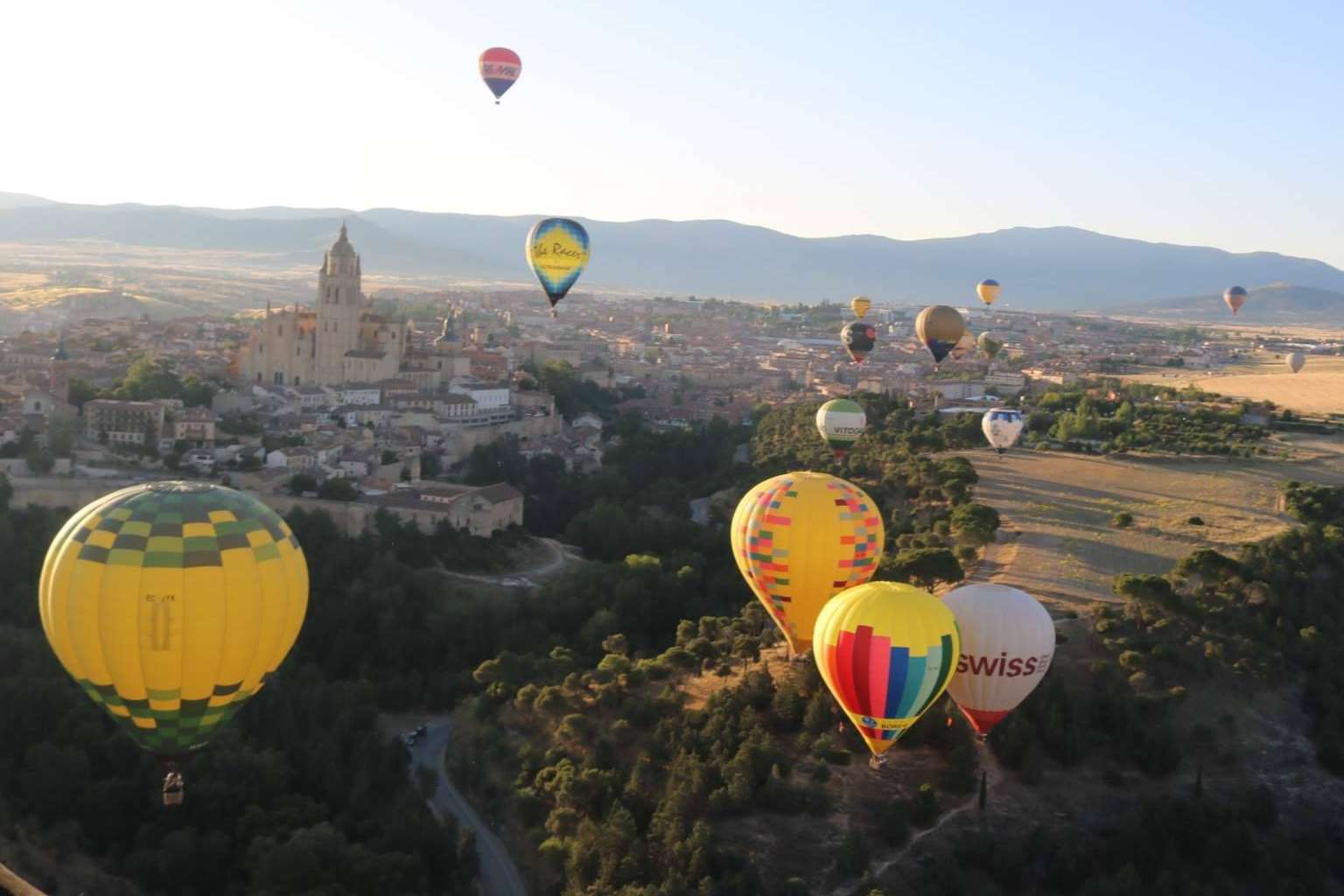 La experiencia de disfrutar de un viaje en globo aerostático con EoloFLY