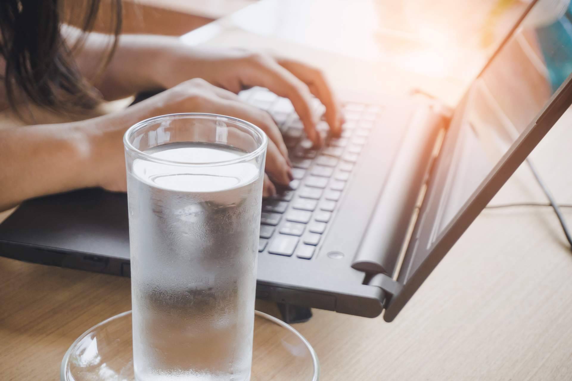 Acquajet, servicio a oficinas y domicilios a través de máquinas de ósmosis y dispensadores de agua