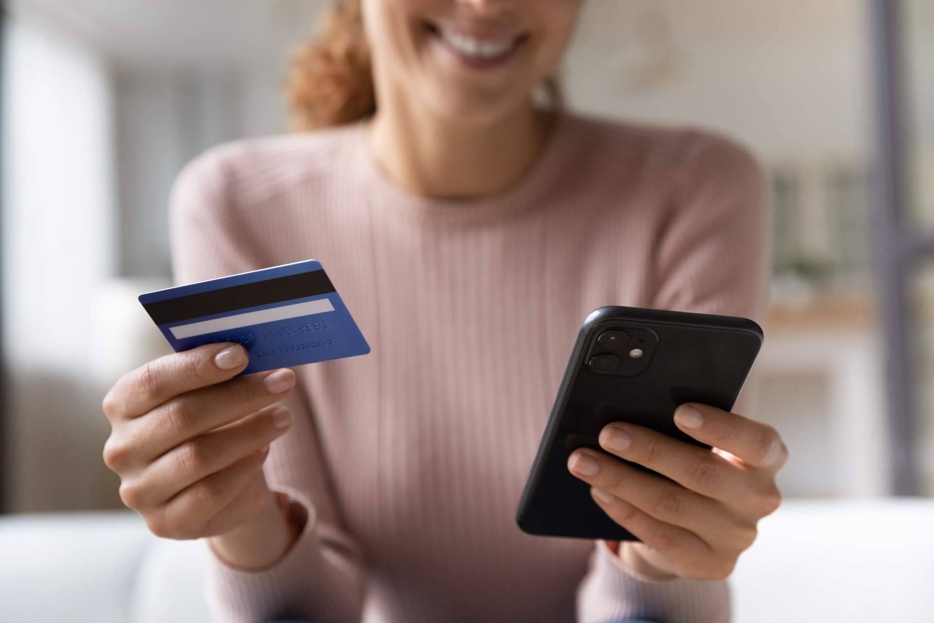 ¿Cómo solicitar préstamos por teléfono? Ibercrédito.es