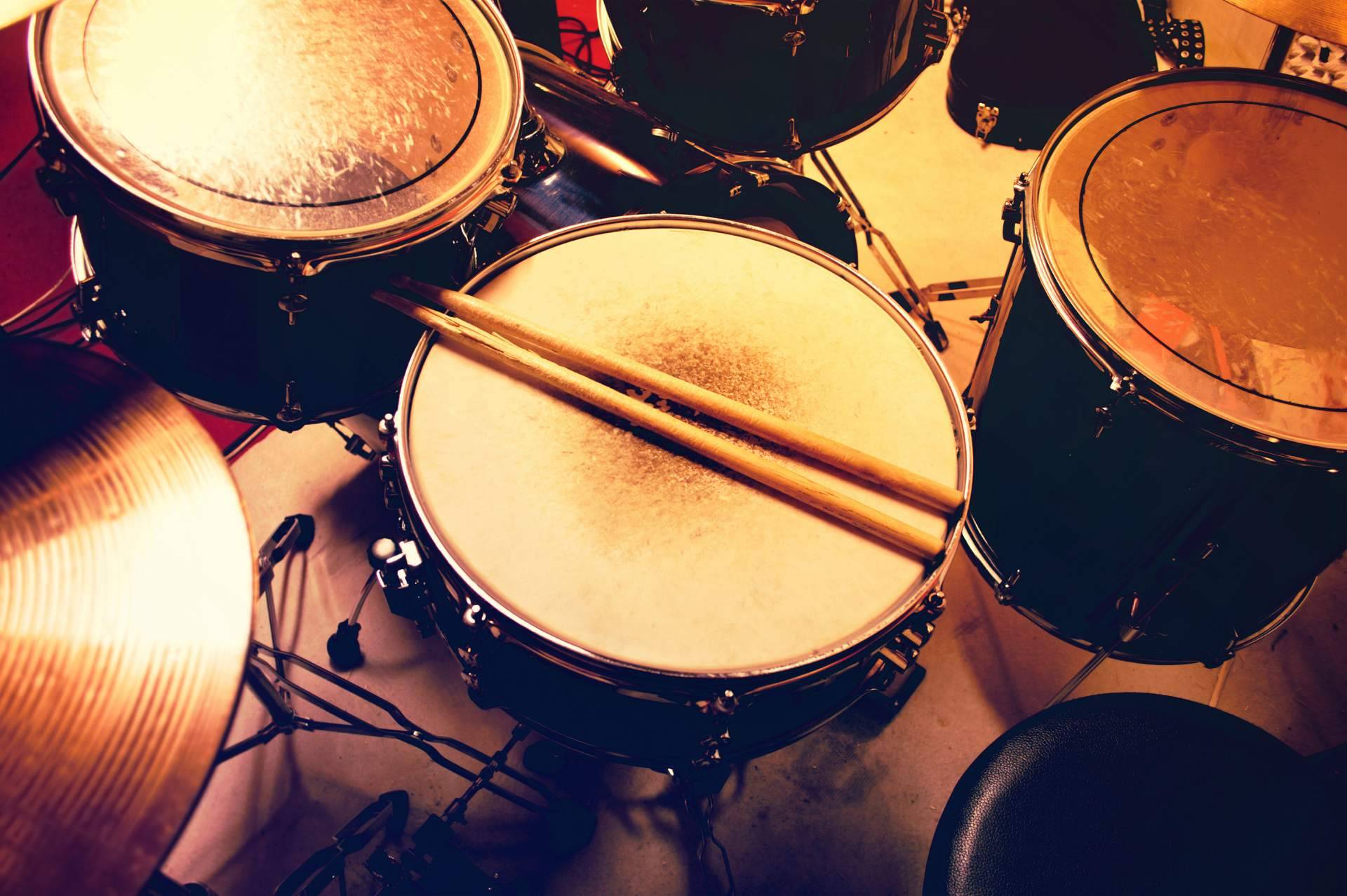 Escuela de Música Erizo ofrece clases de batería online