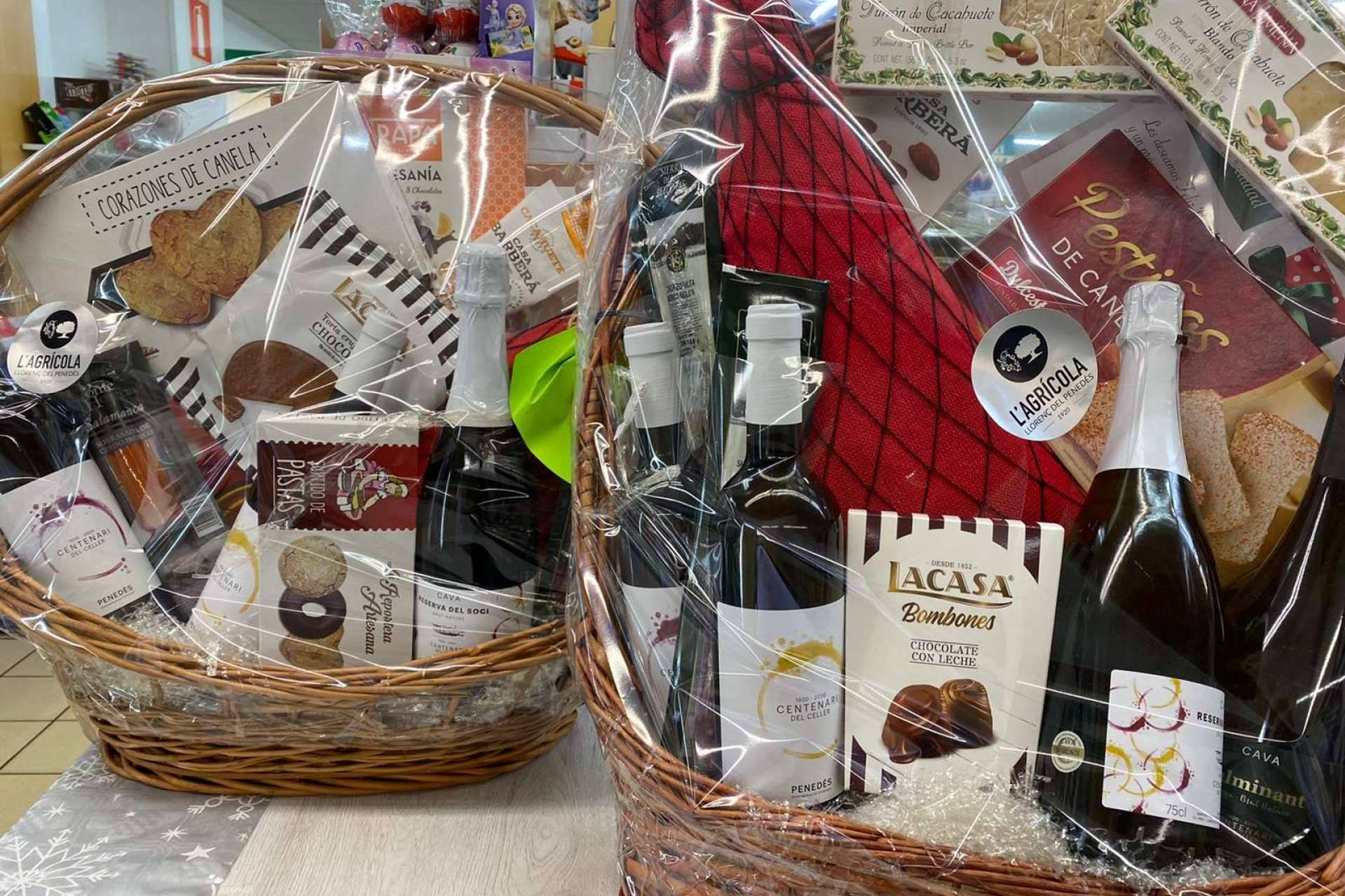 La cooperativa Agrícola de Llorenç del Penedès presenta sus lotes de Navidad