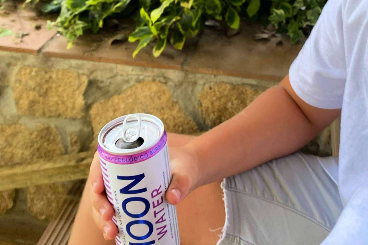 MoonWater, la marca de refrescos saludables que apoya el consumo responsable