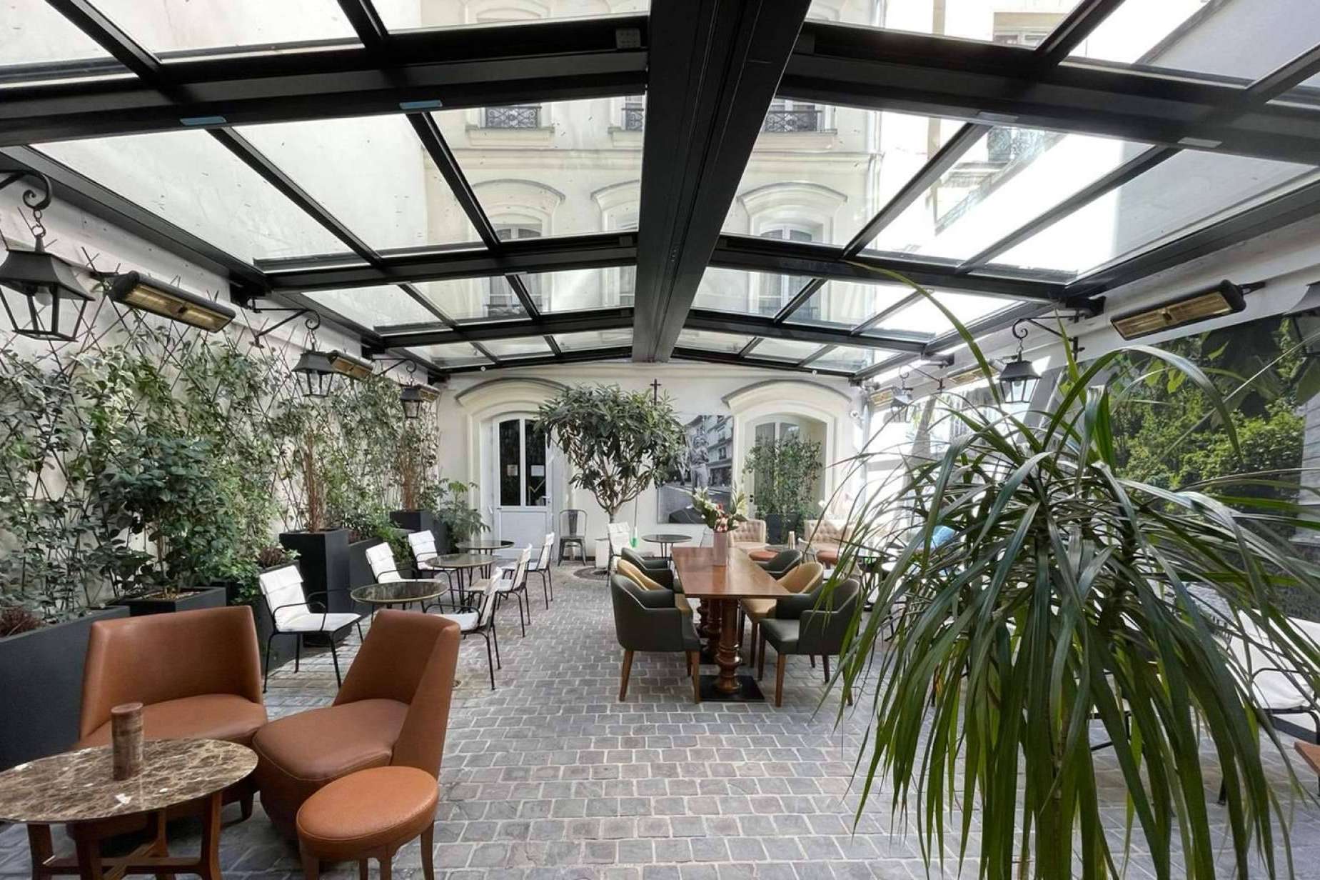 ¿Por qué instalar techos móviles para patios interiores?, por Airclos