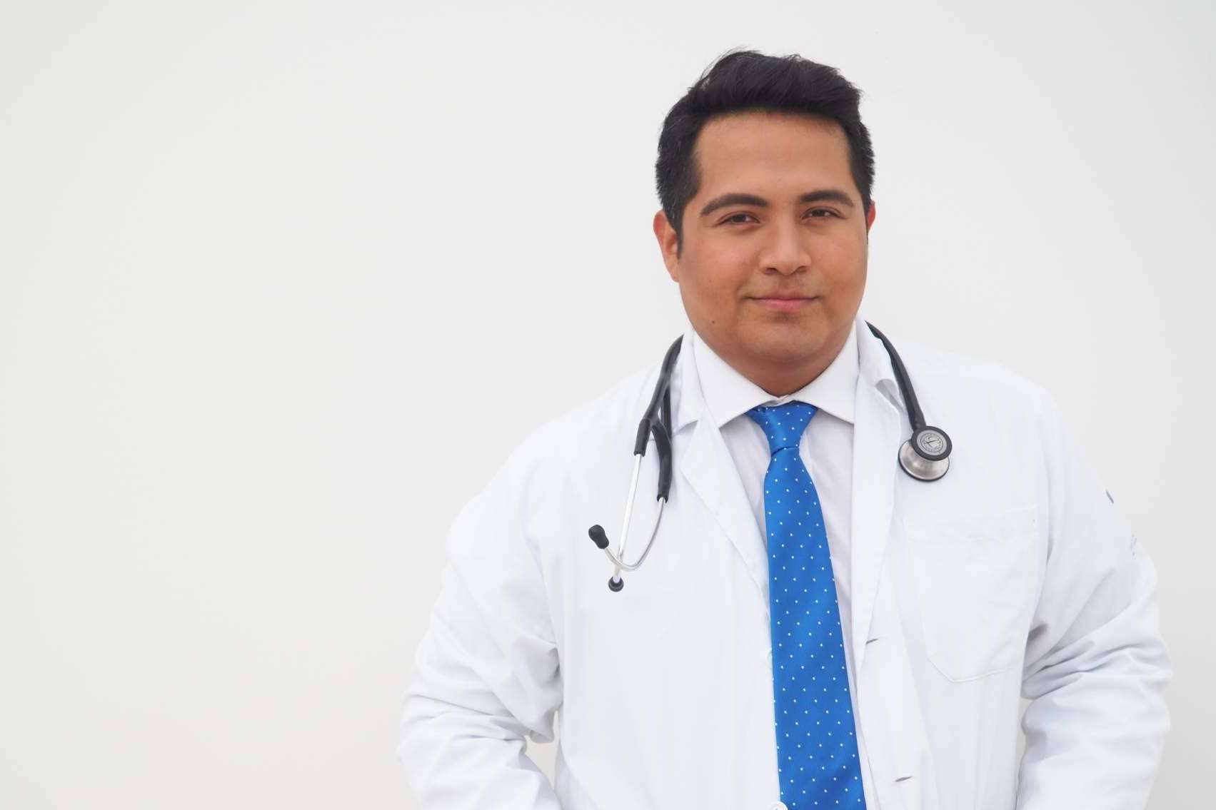 El Dr. Espinosa Custodio realiza ponencias en diferentes congresos sobre la lucha contra la calvicie