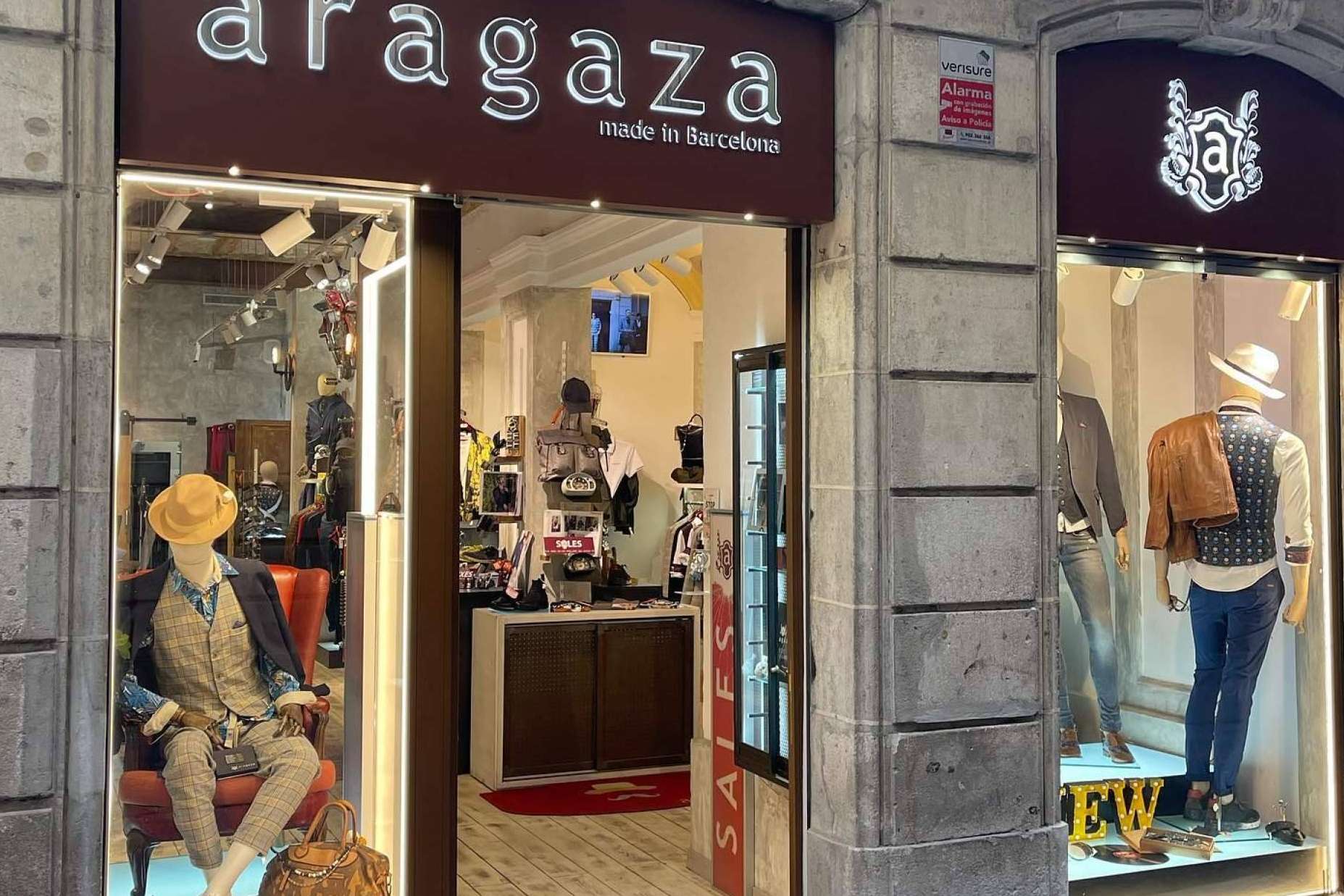 Aragaza es una tienda de ropa en Barcelona que explica la importancia de la moda de diseño y proximidad