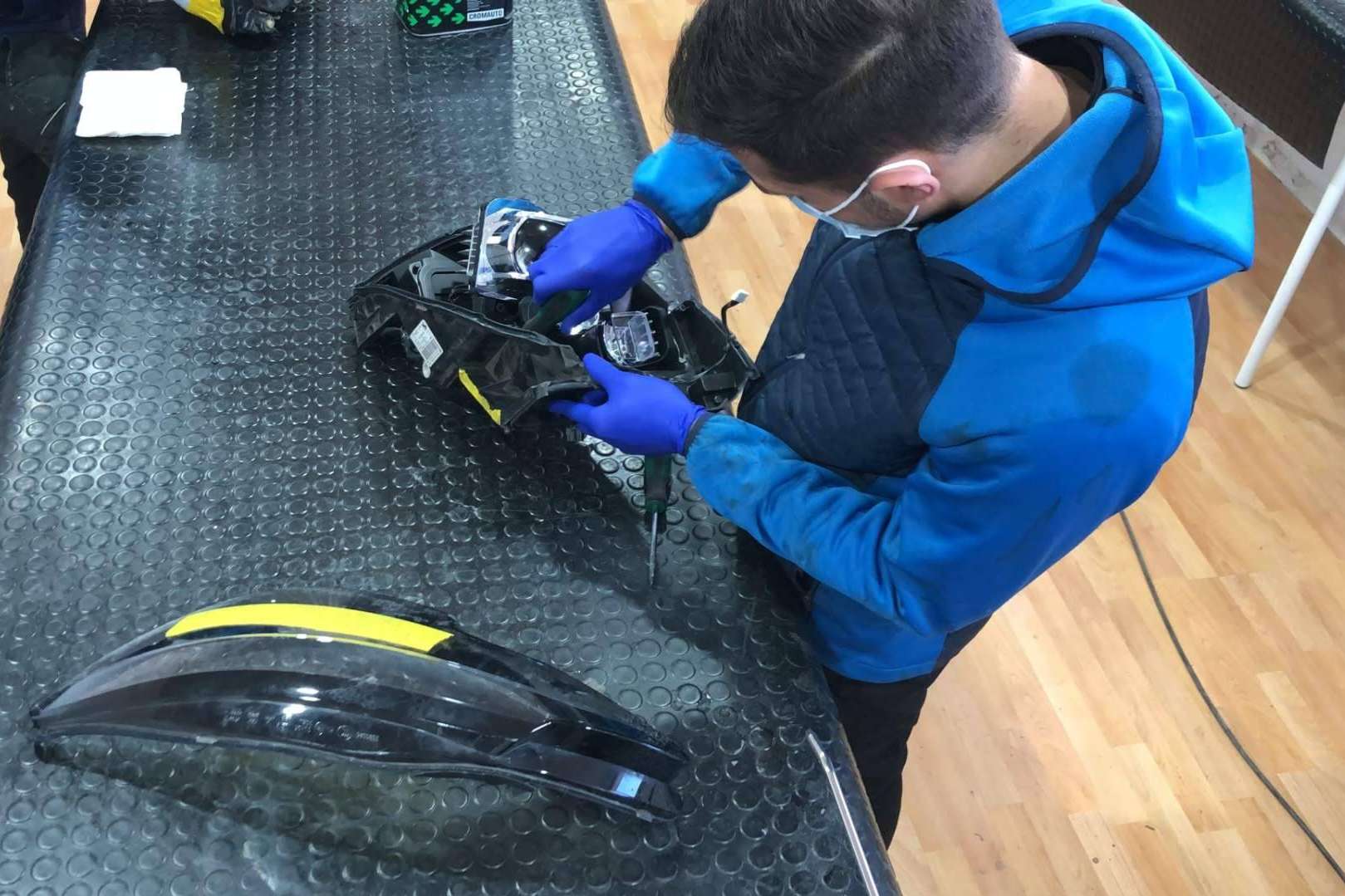 ¿Cómo reparar una óptica de coche en vez de reemplazarla? VAGEN REPAIR