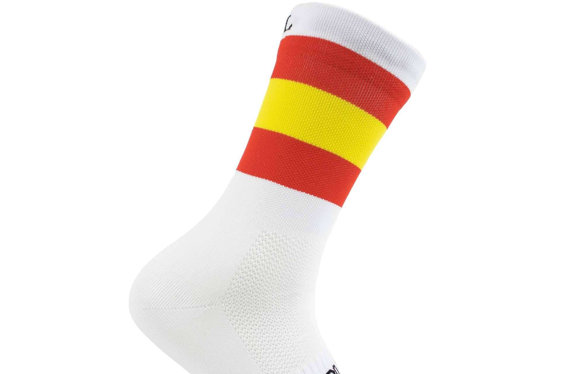 Perro Loco dispone de un diseño de calcetines de ciclismo con la bandera de España