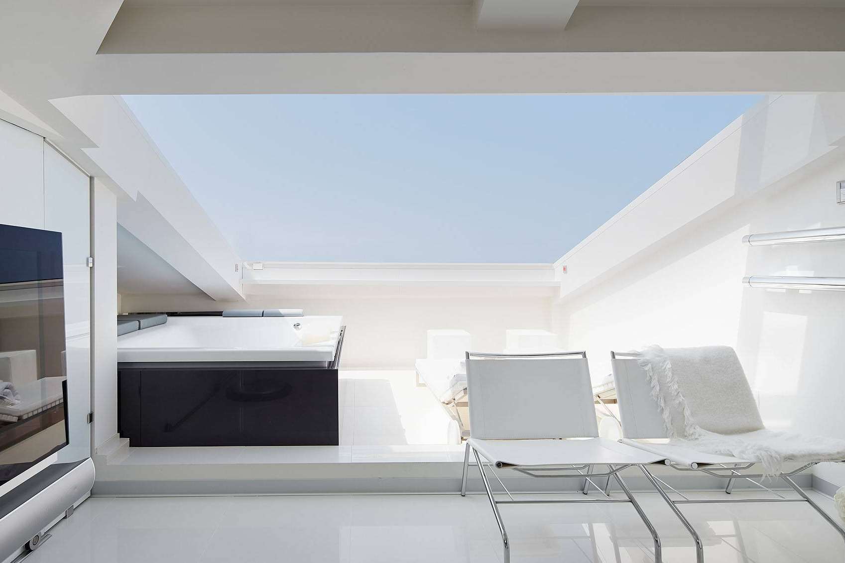 Las ventanas de tejado son un diseño perfecto para decorar los hoteles de Airclos