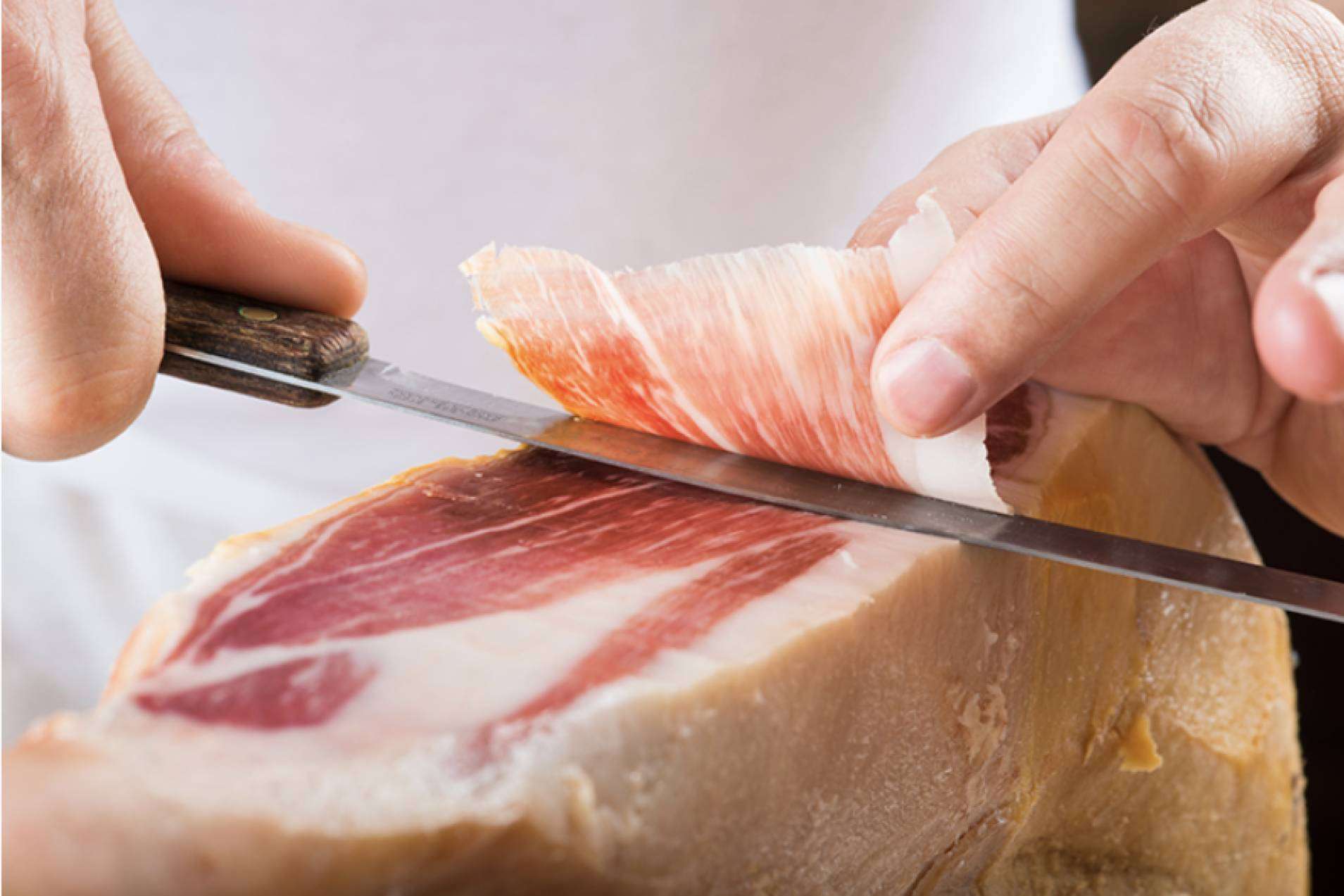 ¿Dónde encontrar soluciones personalizadas de afilado, utillaje y mobiliario para profesionales del retail alimentario?, Utistil