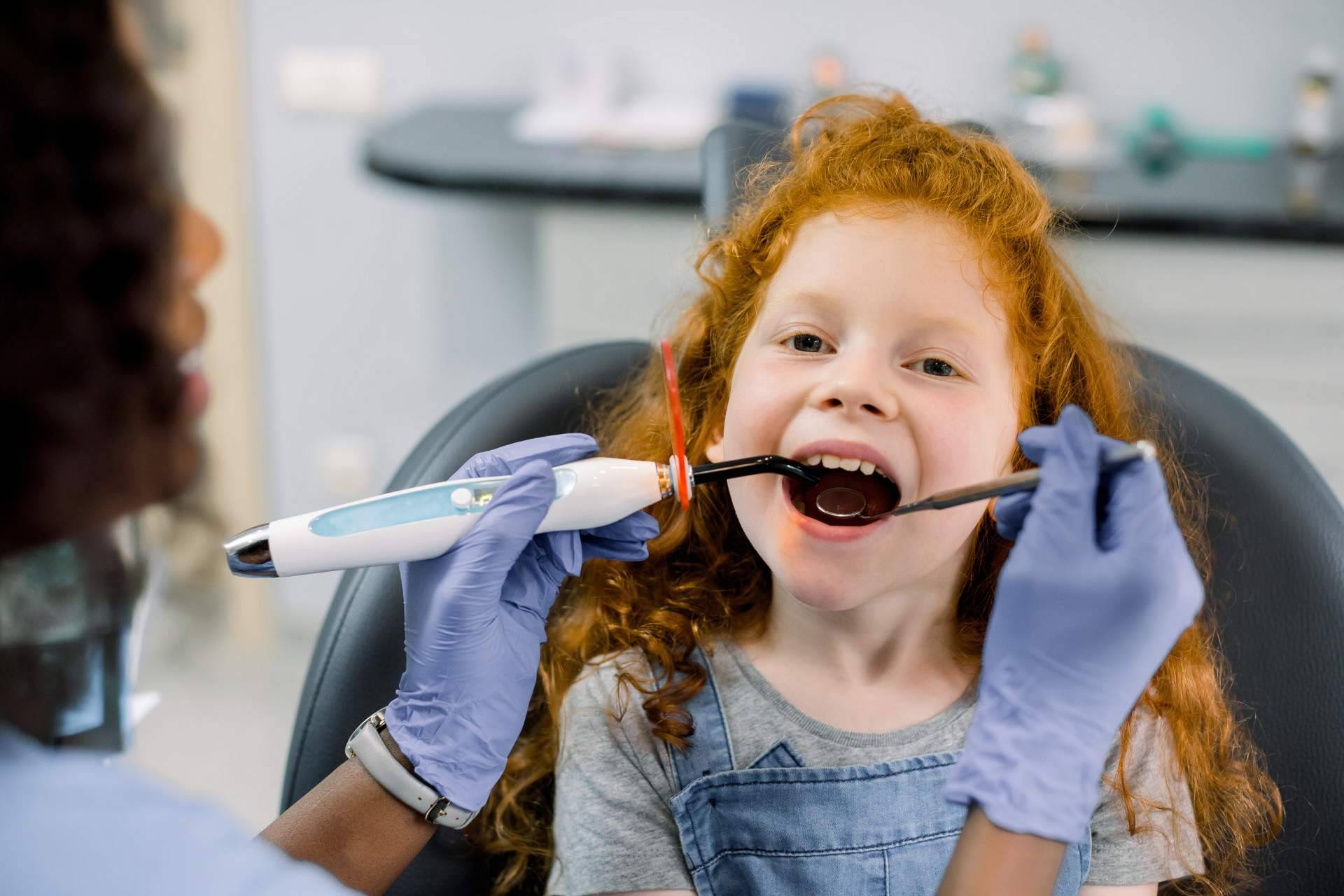 Cómo prevenir las caries en los más pequeños, por la Clínica Dental Delgado