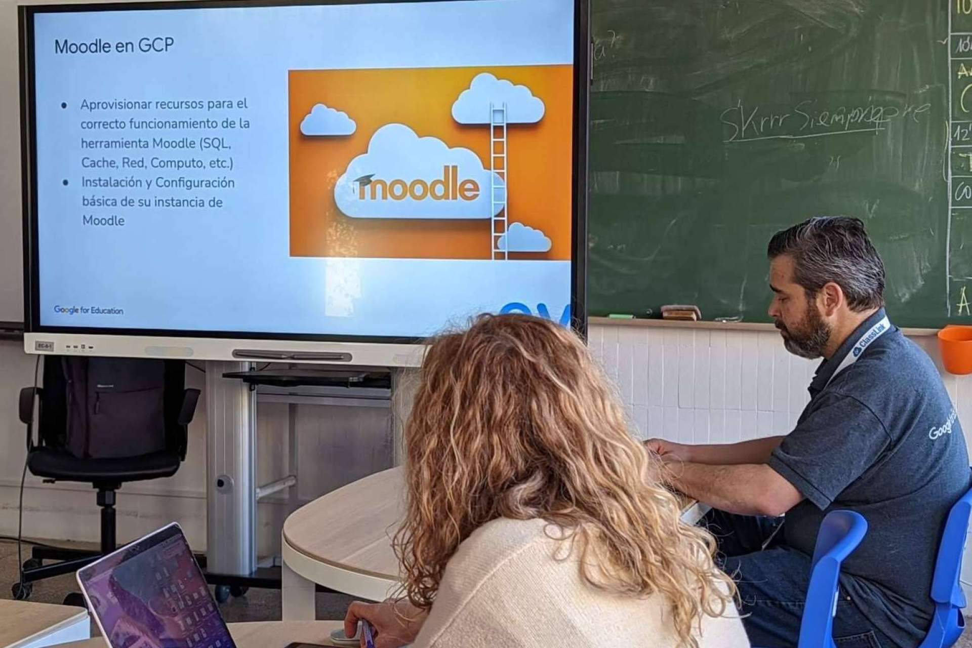 Impulsar la digitalización de la educación con un Moodle sobre Google