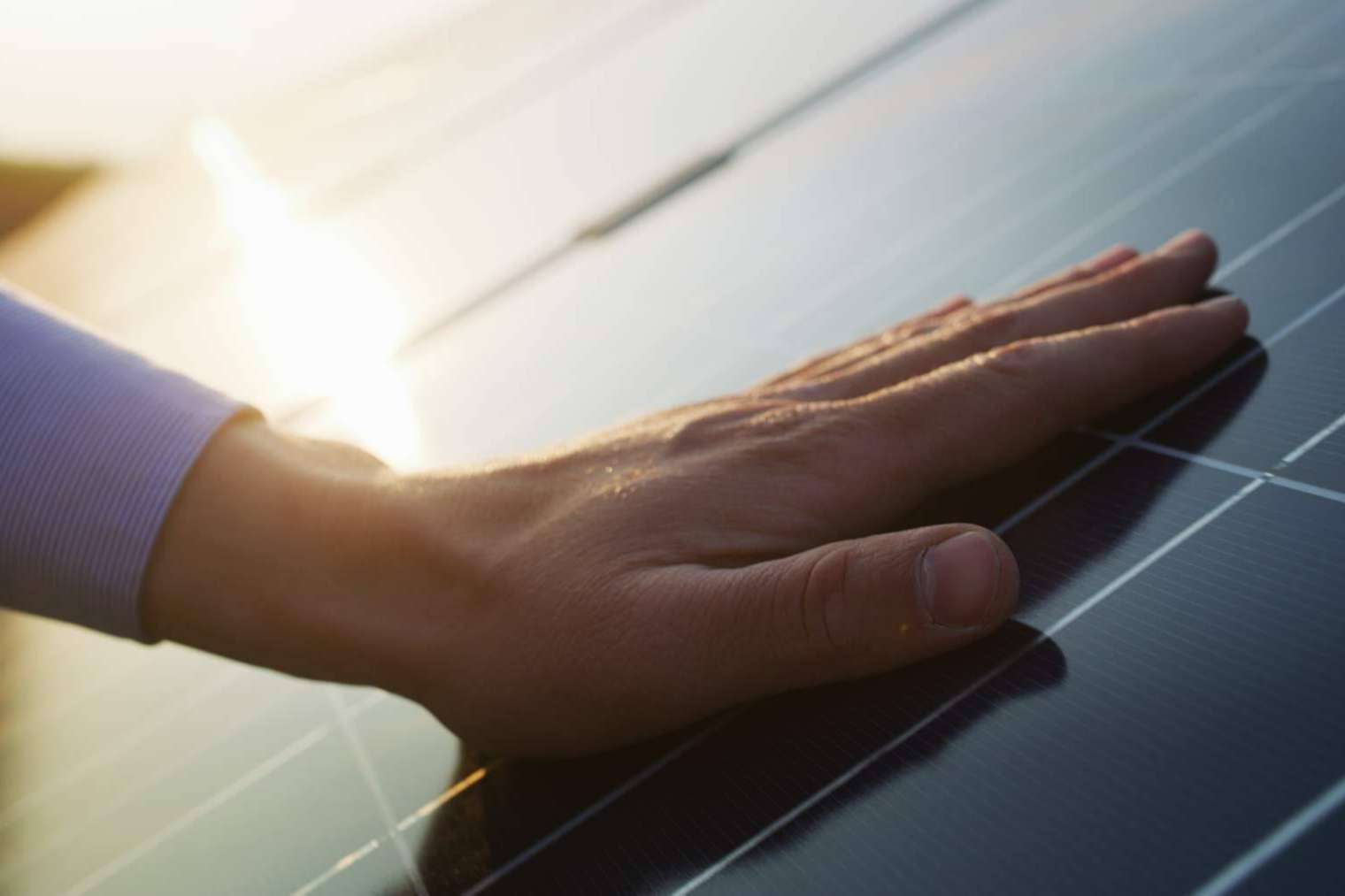 Tramitar subvenciones de placas solares para viviendas unifamiliares con Solar Tres60