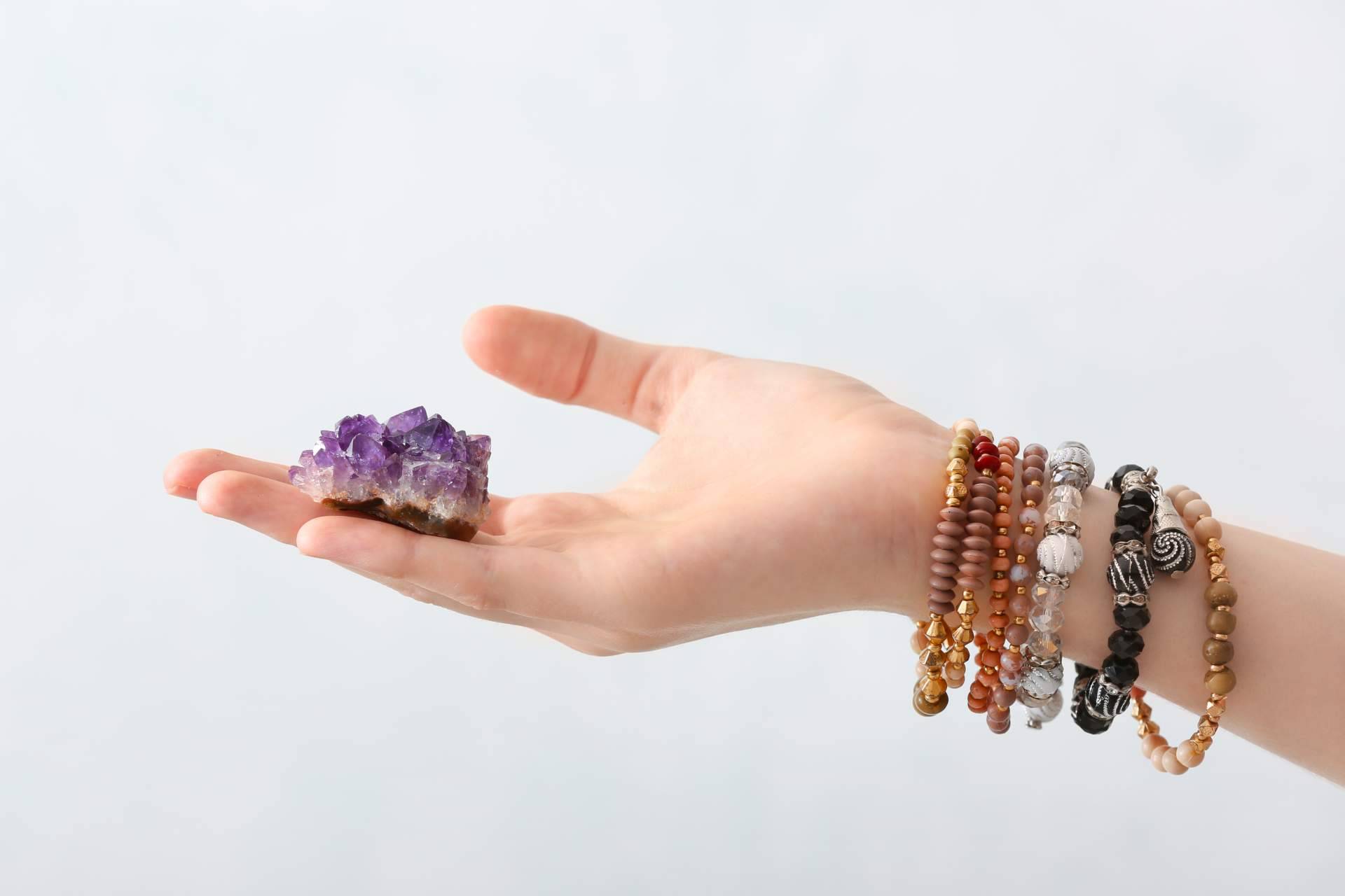 Las pulseras de la suerte de Tienda de Gemas ofrecen muchos beneficios