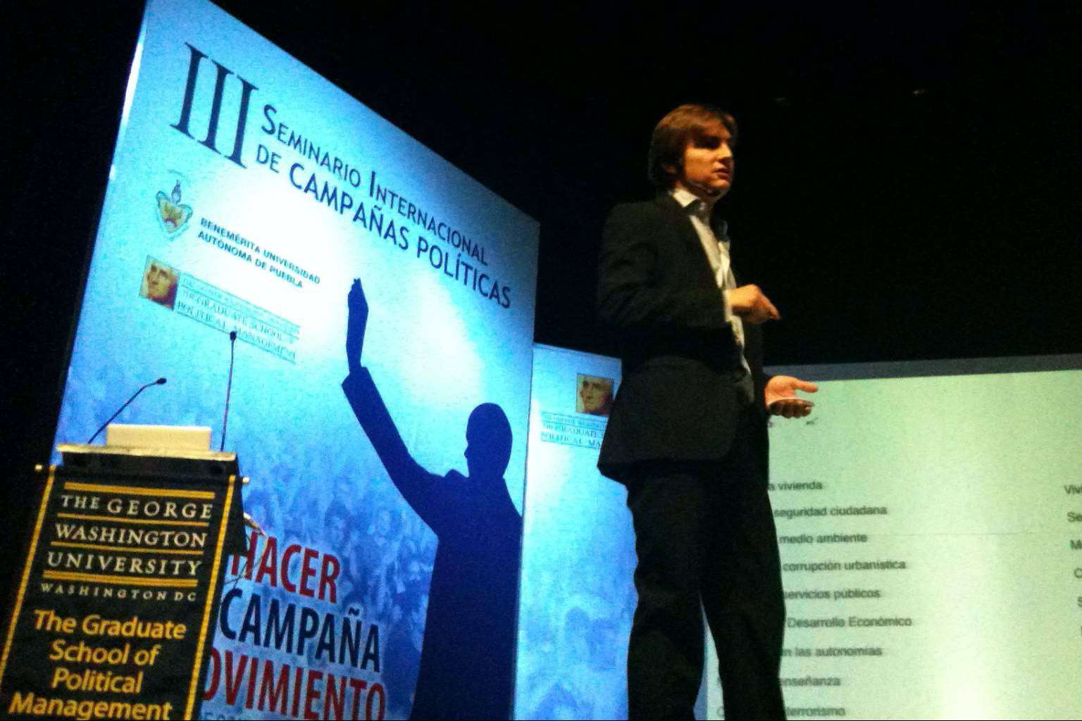 Aleix Sanmartin dicta seminarios e imparte conferencias sobre comunicación política