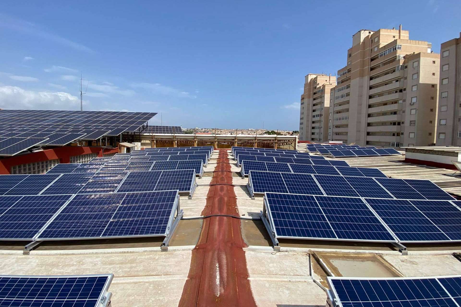 Nextenergy sobre el autoconsumo empresarial, todos los detalles para ahorrar en costes de luz