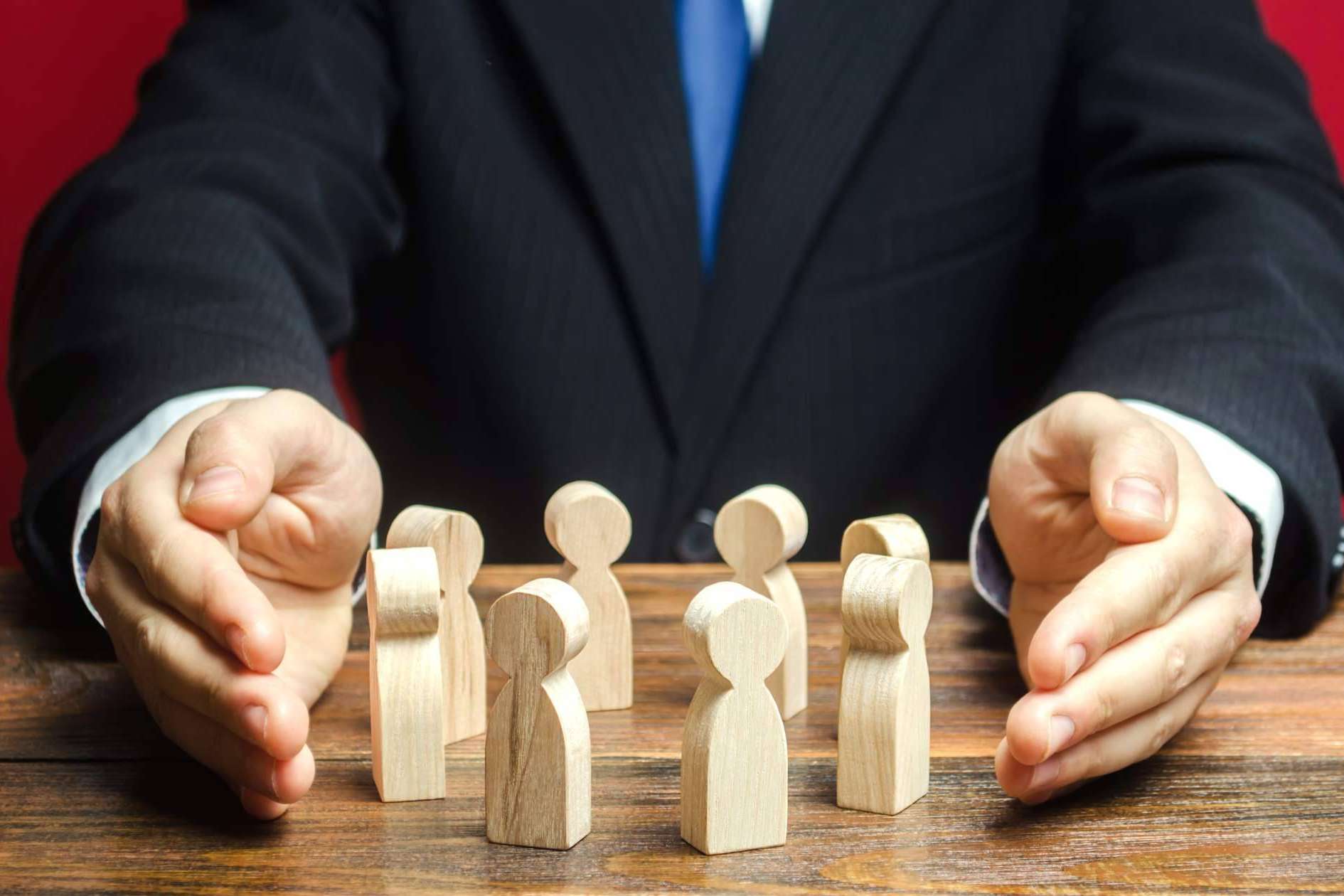 Las compañías conectadas debido a la crisis económica para proteger al equipo y a los clientes