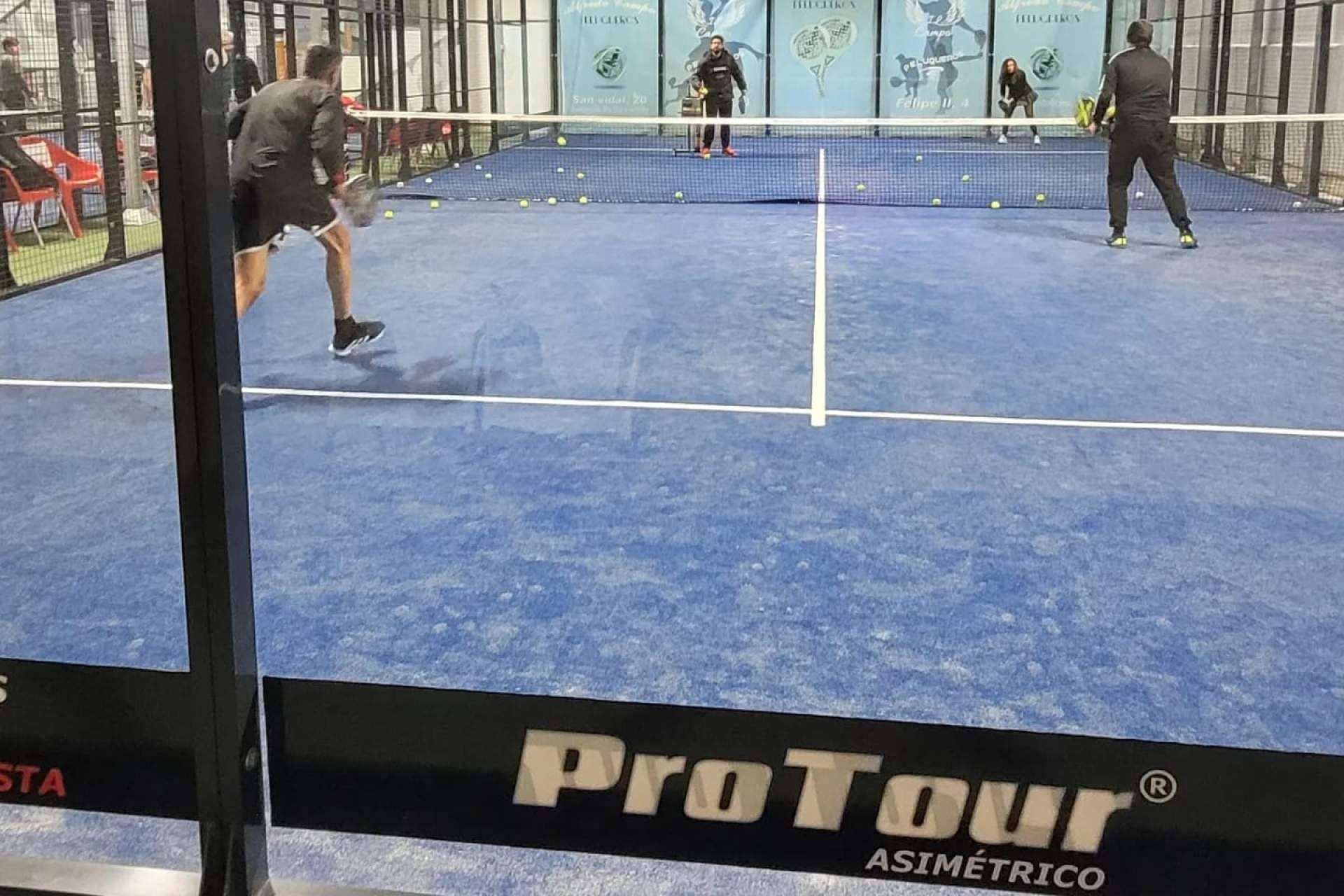 Padel Indoor Alcalá escoge a ProTour Asimétricos de Óptima LED