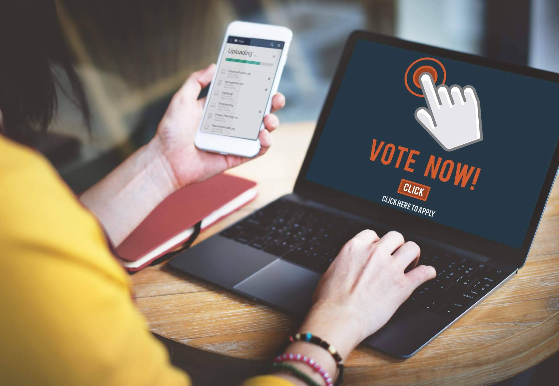 El sistema de votación electrónica con Custom Vote