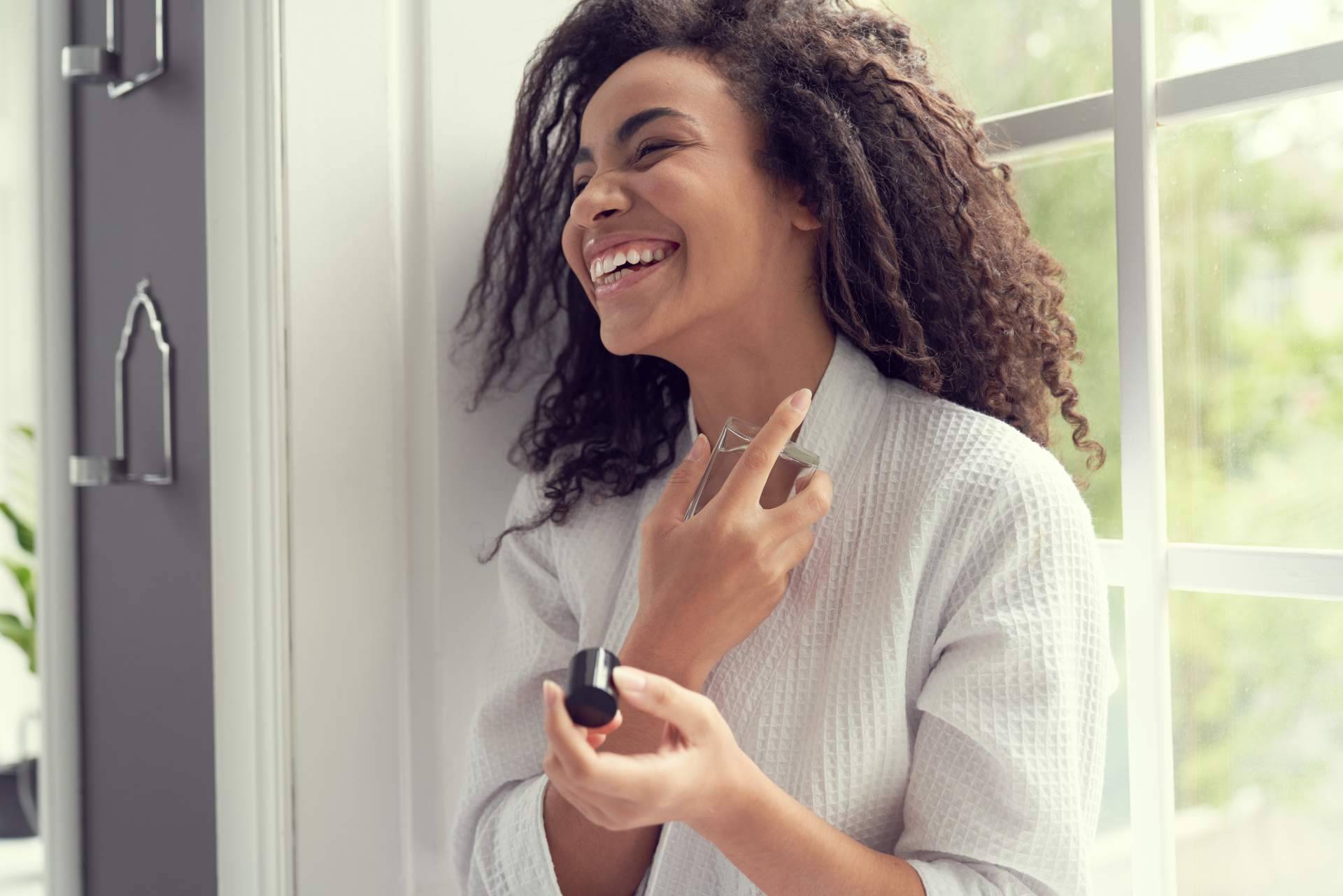 Aromas de lujo en perfumes económicos para mujer