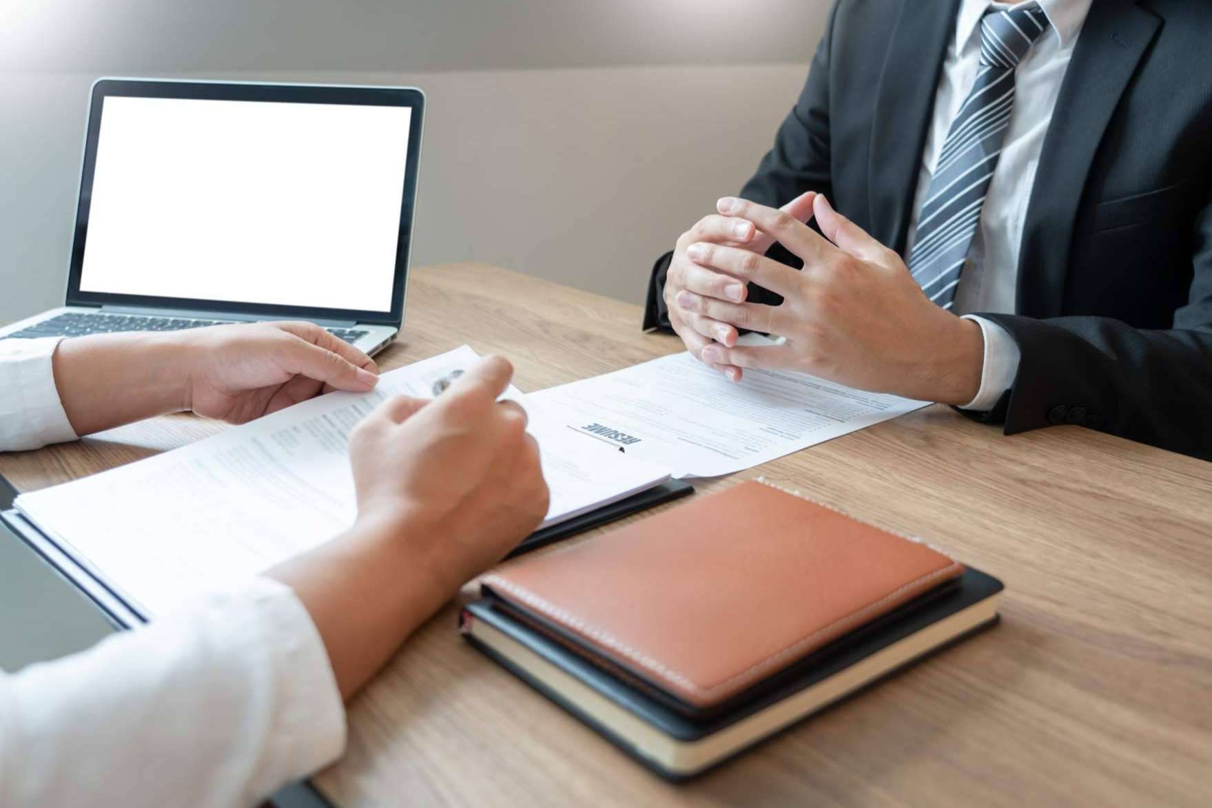 ¿Qué es una investigación pre laboral?