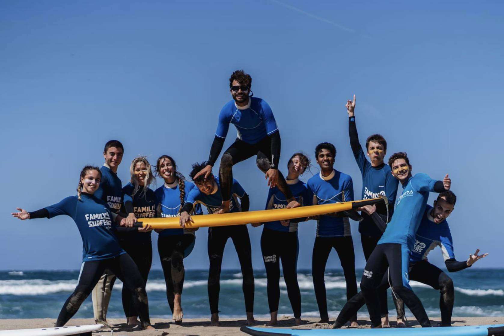 La nueva temporada de surf en España de la mano de Family Surfers - Surfcamp Las Dunas