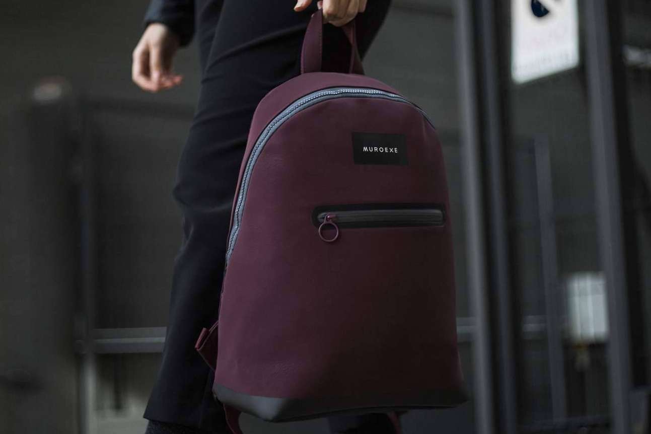 Muroexe presenta su línea de accesorios veganos, la cual incluye una amplia variedad de mochilas y bolsos