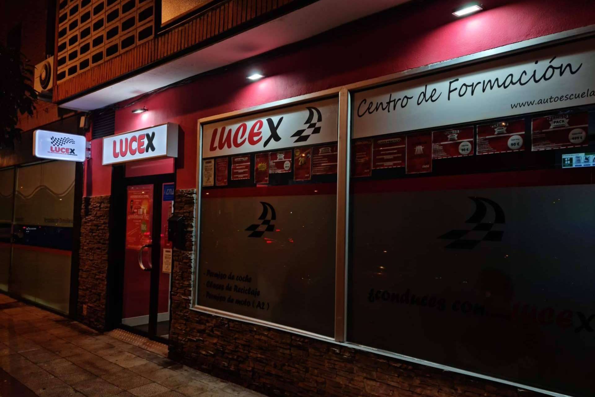 ¿Por qué obtener el permiso de moto A2 con la ayuda de Autoescuela Lucex?
