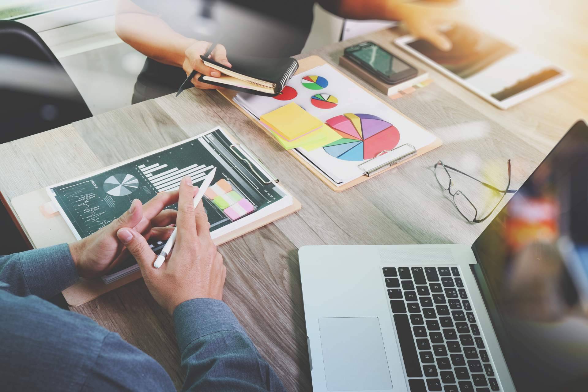 Brokers Maule se ocupa de la elaboración de proyectos para el posicionamiento de marca, procesos de reclutamiento de empleo y marketing digital, entre otros servicios