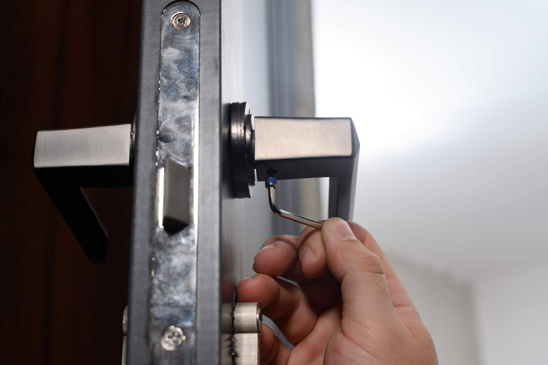 Cerrajeross ofrece servicios de cerrajeros en Madrid y Las Rozas