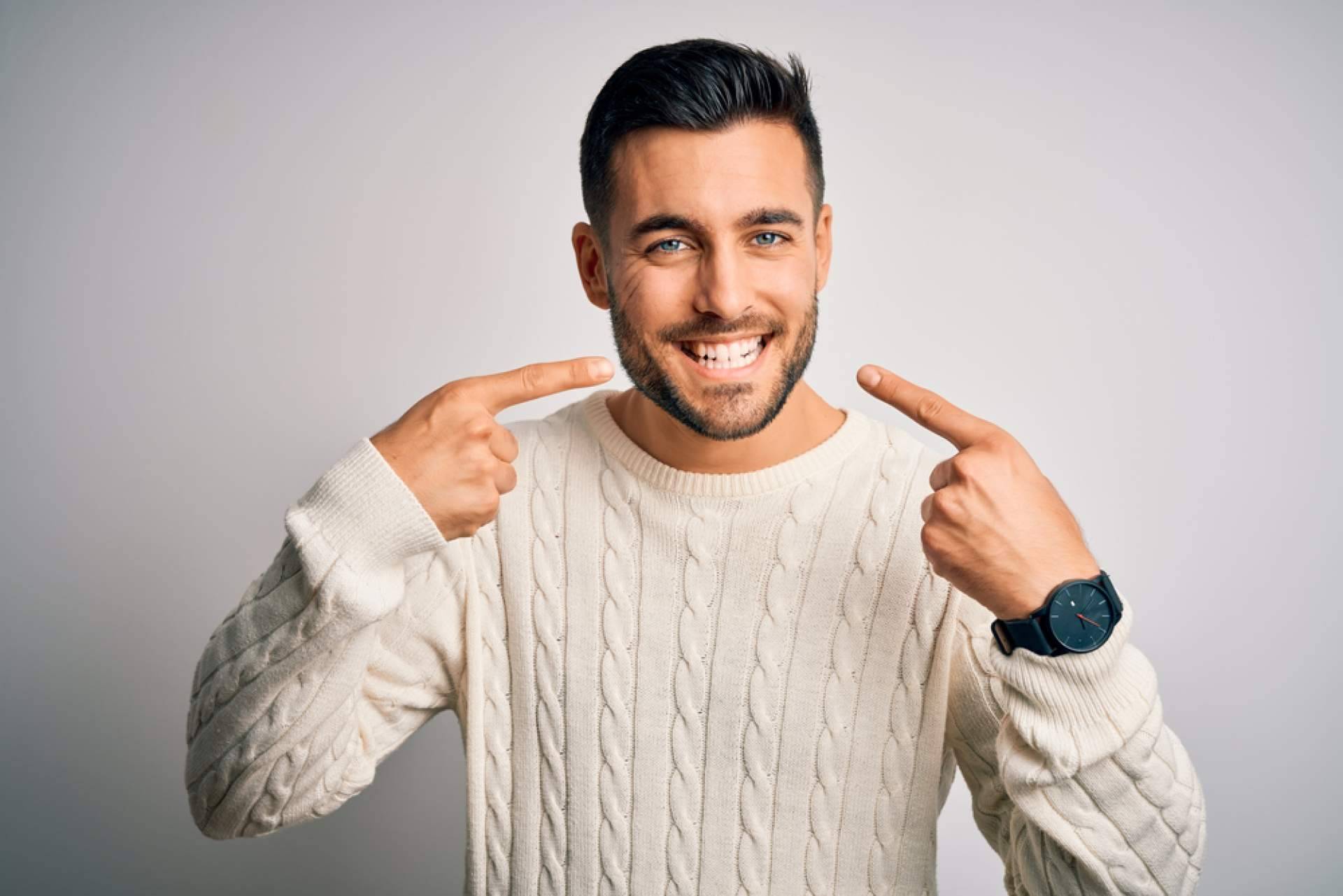 Con las microcarillas dentales de Carlos Saíz Smile se consiguen resultados naturales