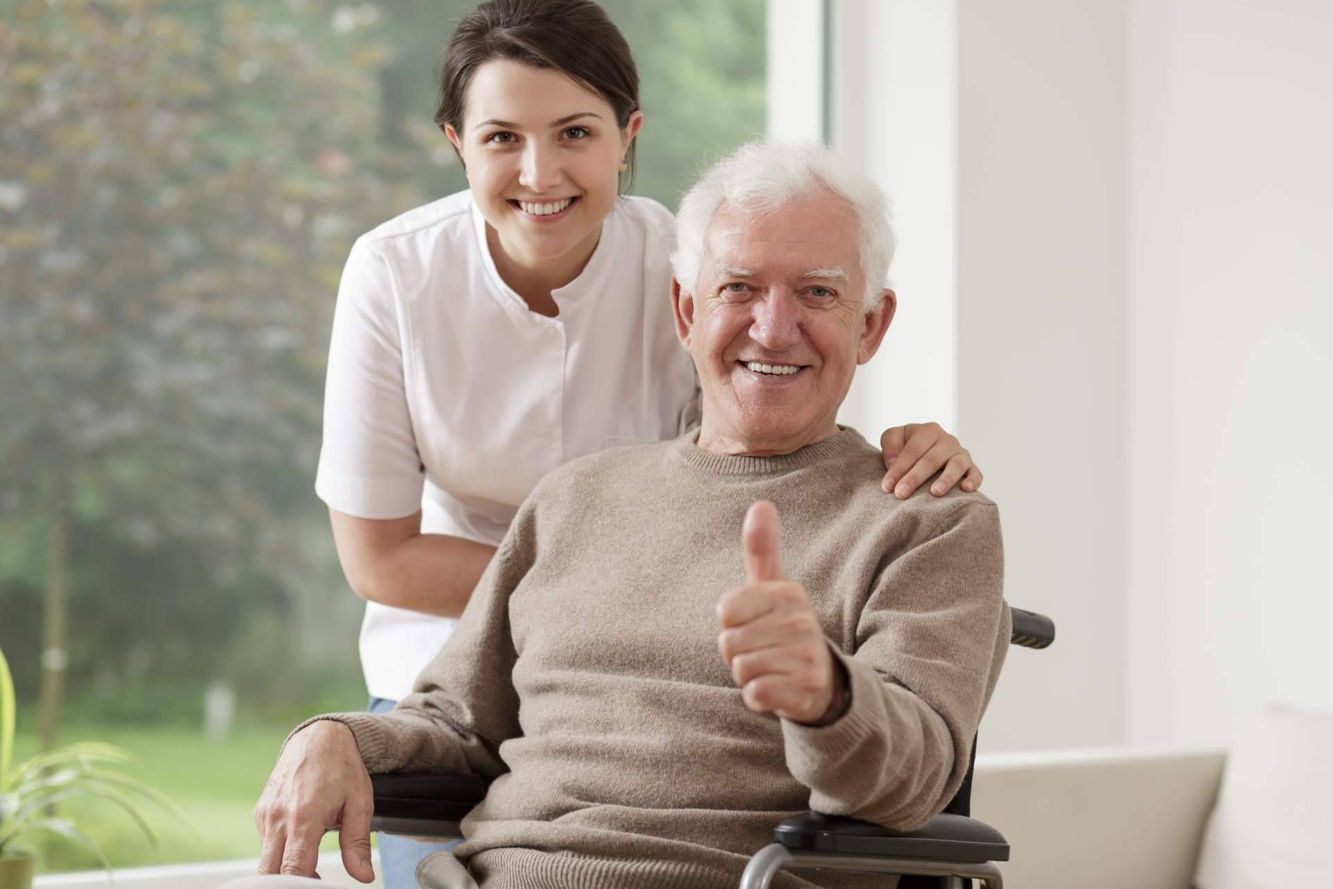 La importancia de la empatía en la atención integral del adulto mayor